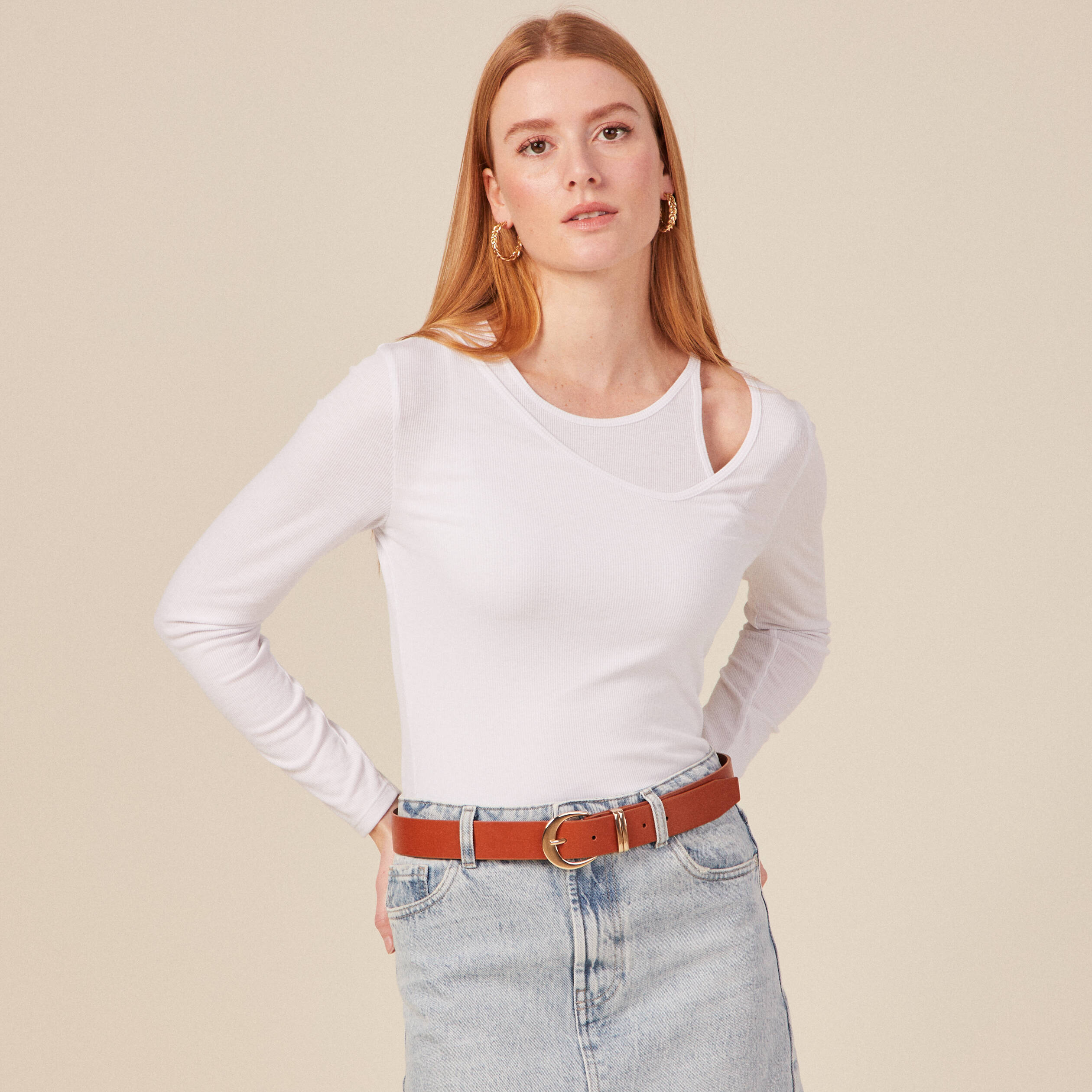 T-shirt ajust&eacute; d&eacute;collet&eacute; manches longues blanc femme