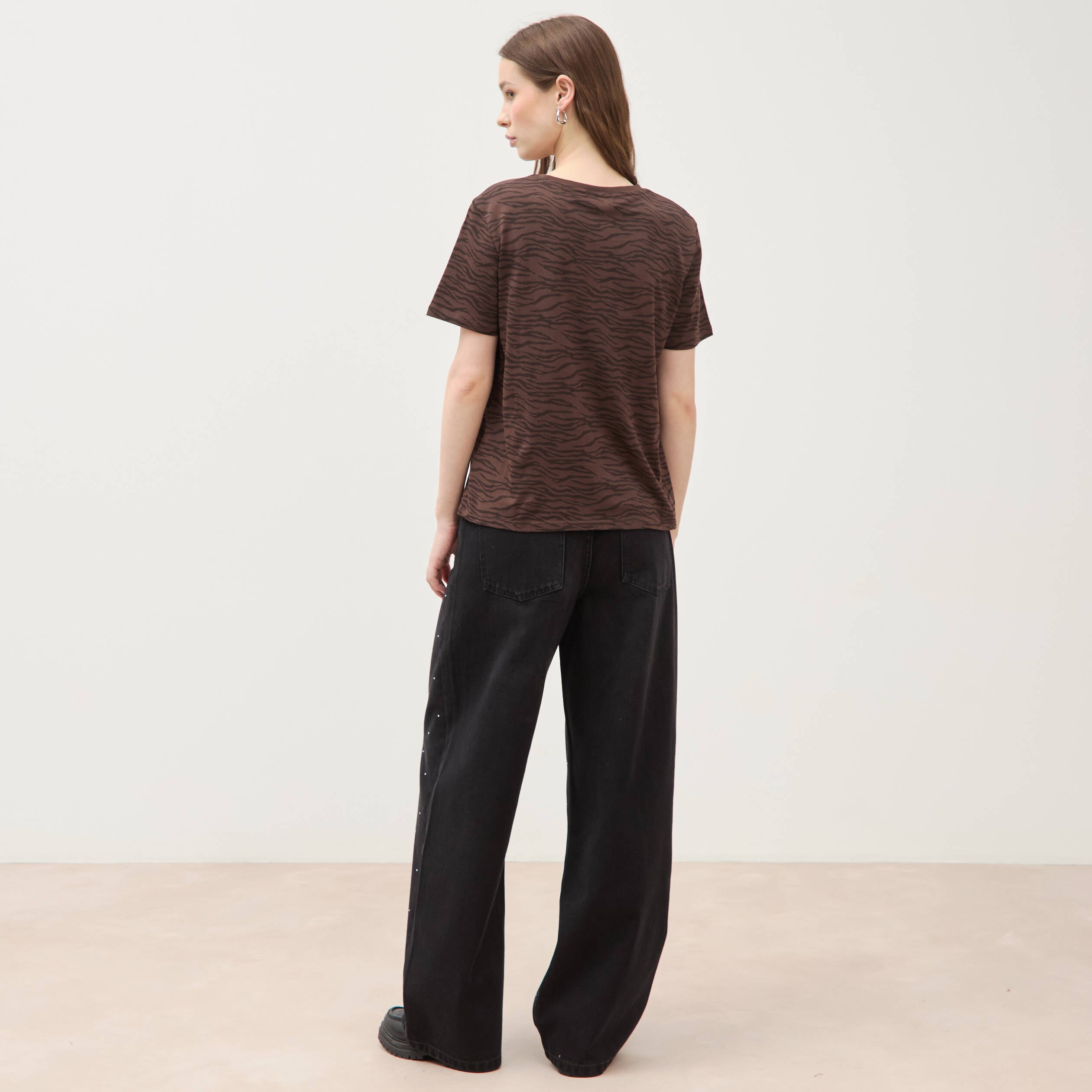 T-shirt droit col rond manches courtes marron chocolat femme
