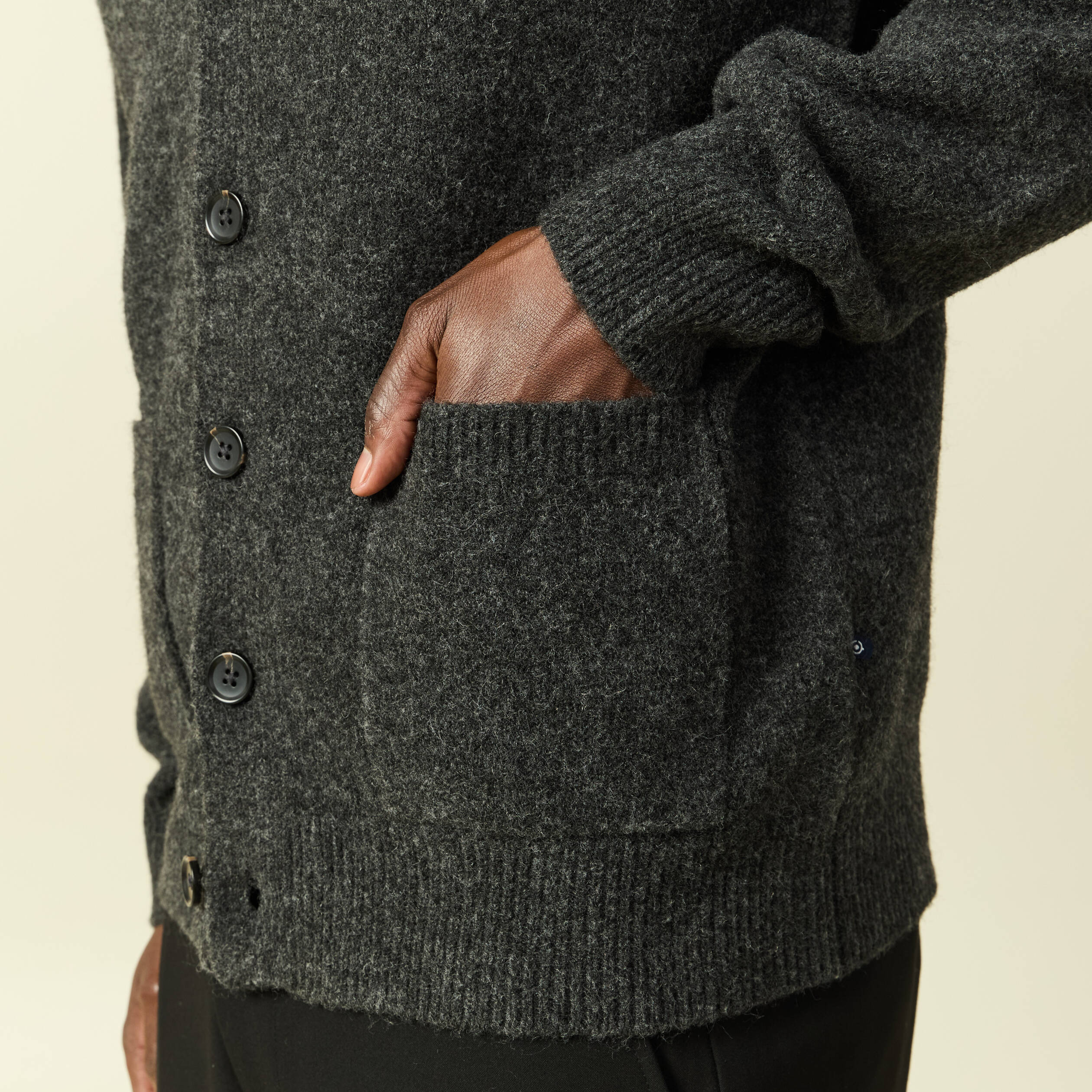 Gilet manches longues gris fonc&eacute; homme