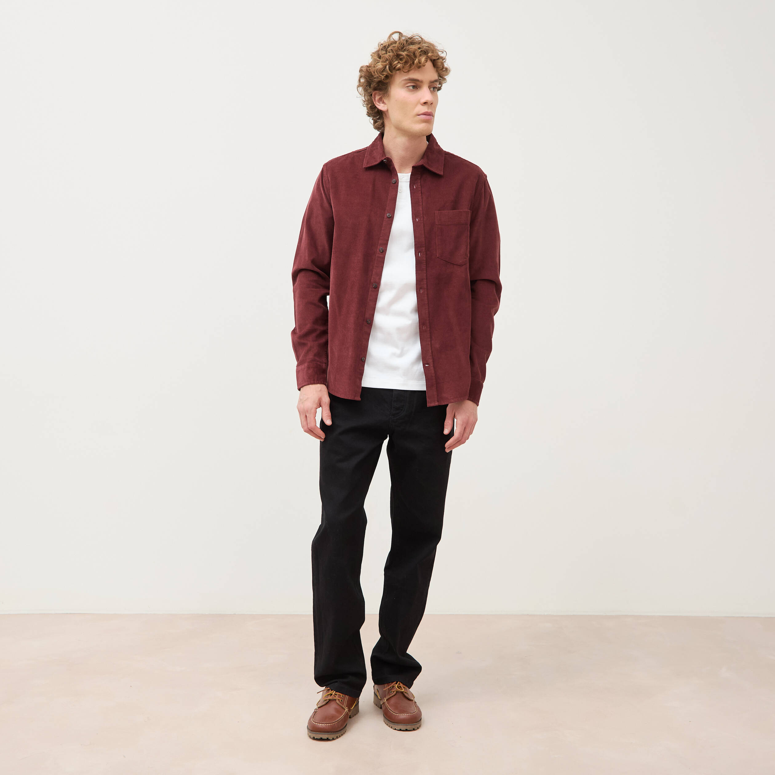 Chemise col classique en velours bordeaux homme