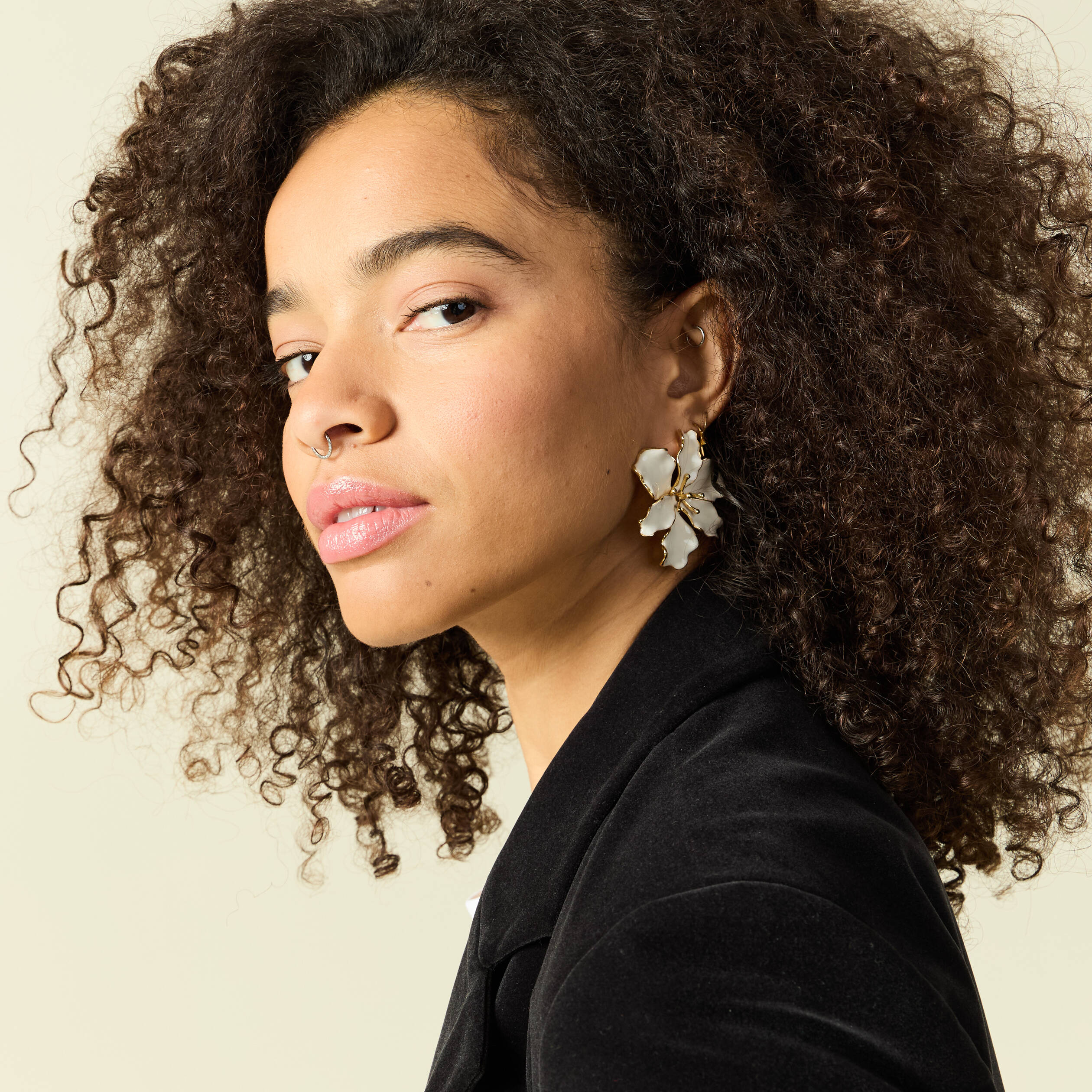 Boucles d'oreilles forme fleur ivoire femme