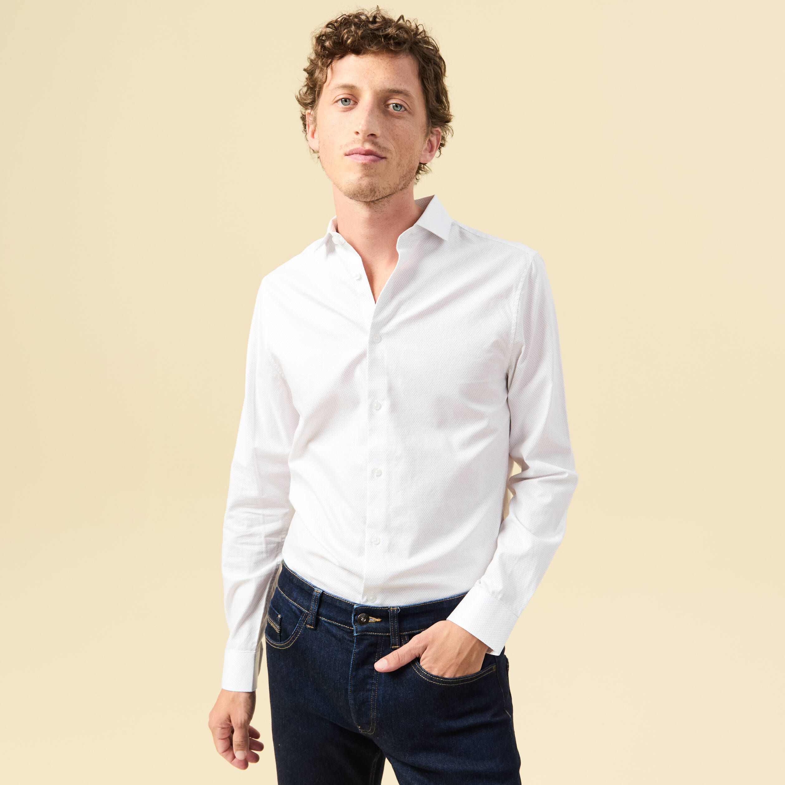 Chemise cintr&eacute;e en coton manches longues blanc homme