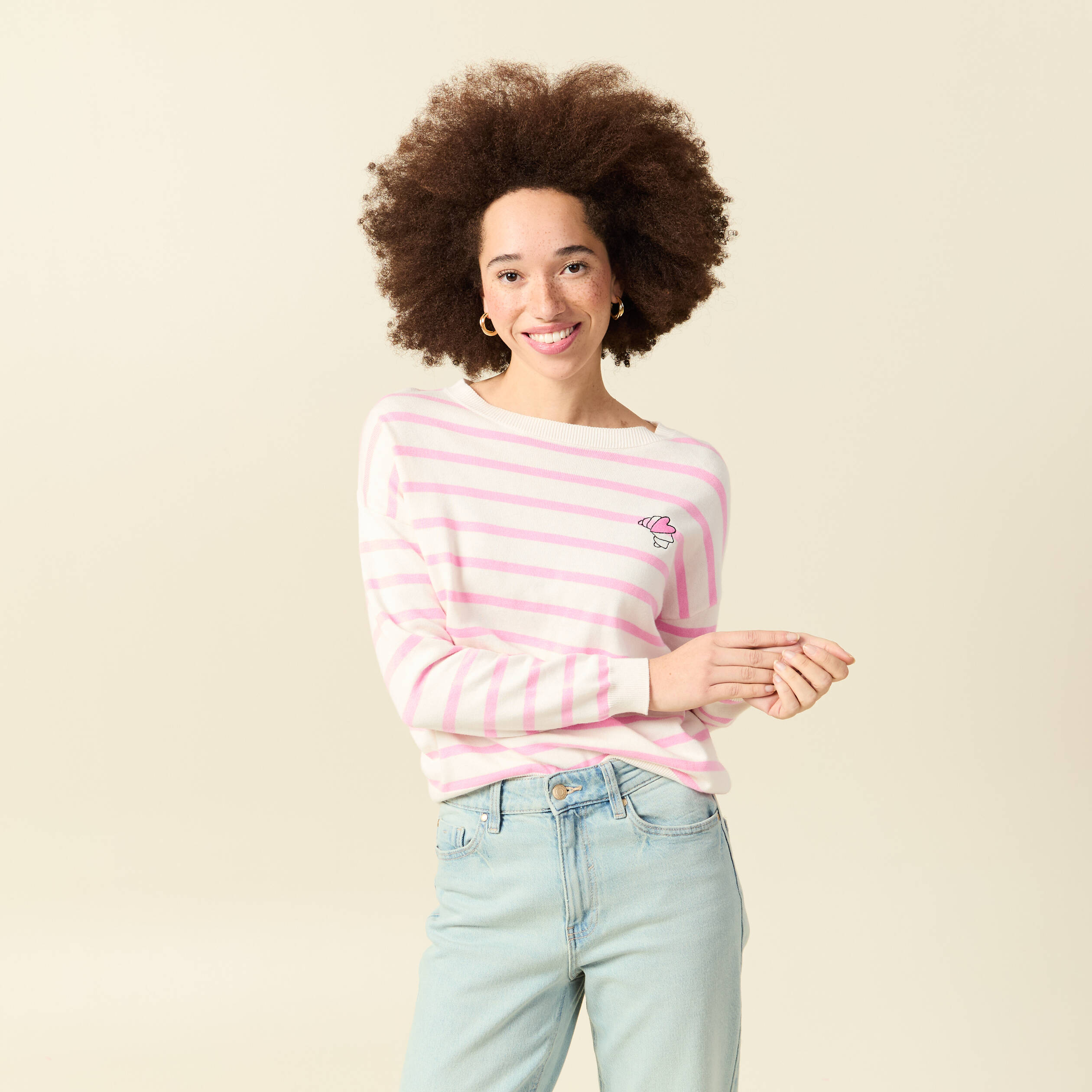 Pull col rond manches longues broderie rose clair femme