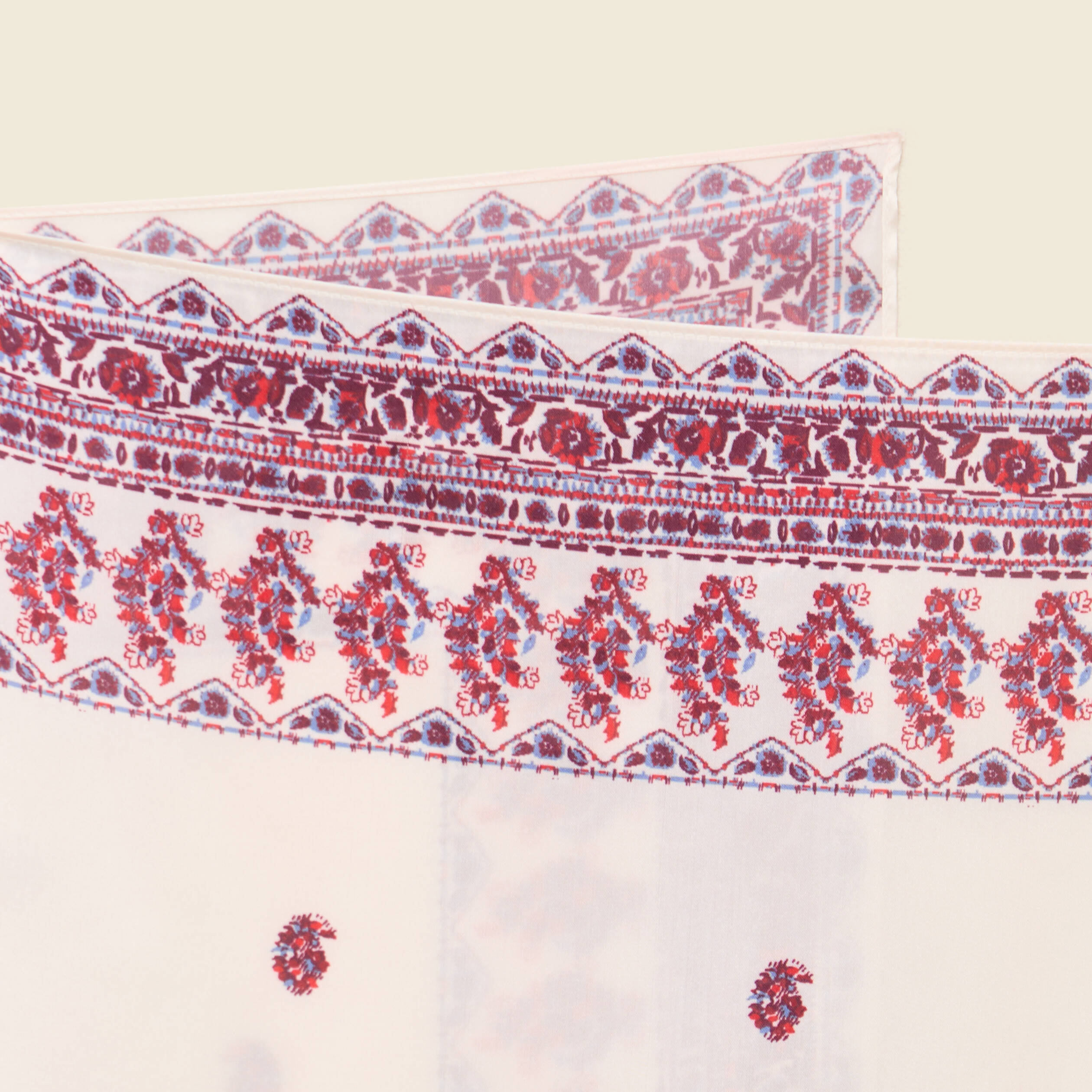 Foulard satin&eacute; ecru femme