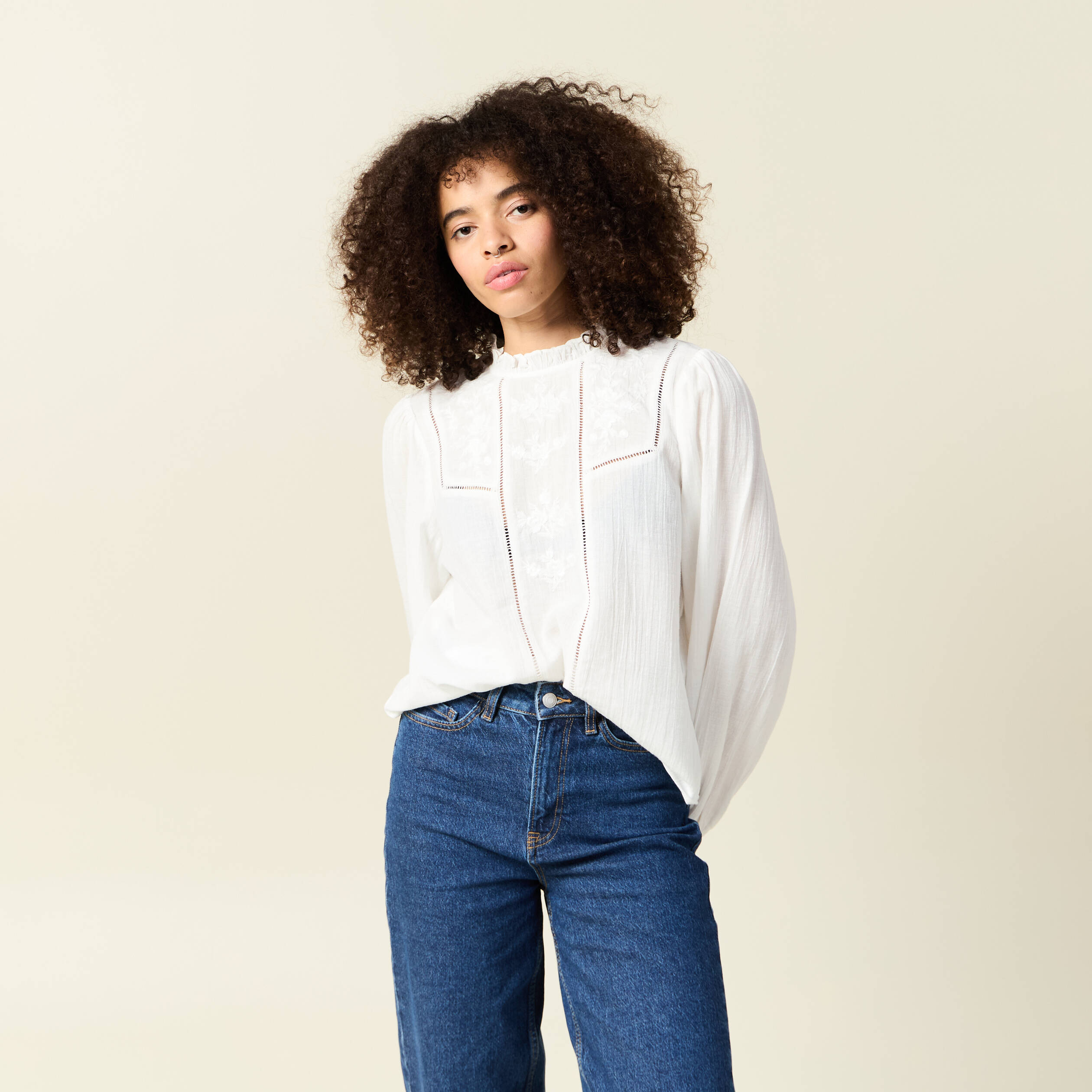 Chemise manches longues brod&eacute;e ecru femme