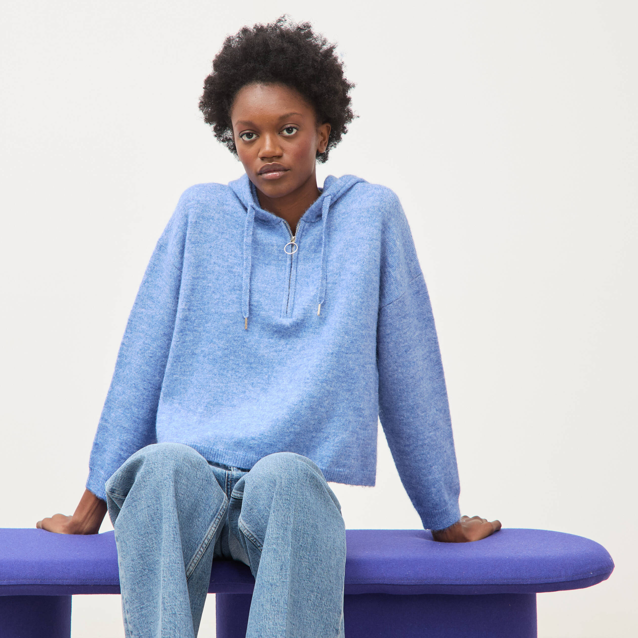 Pull &agrave; capuche zipp&eacute; bleu ciel femme