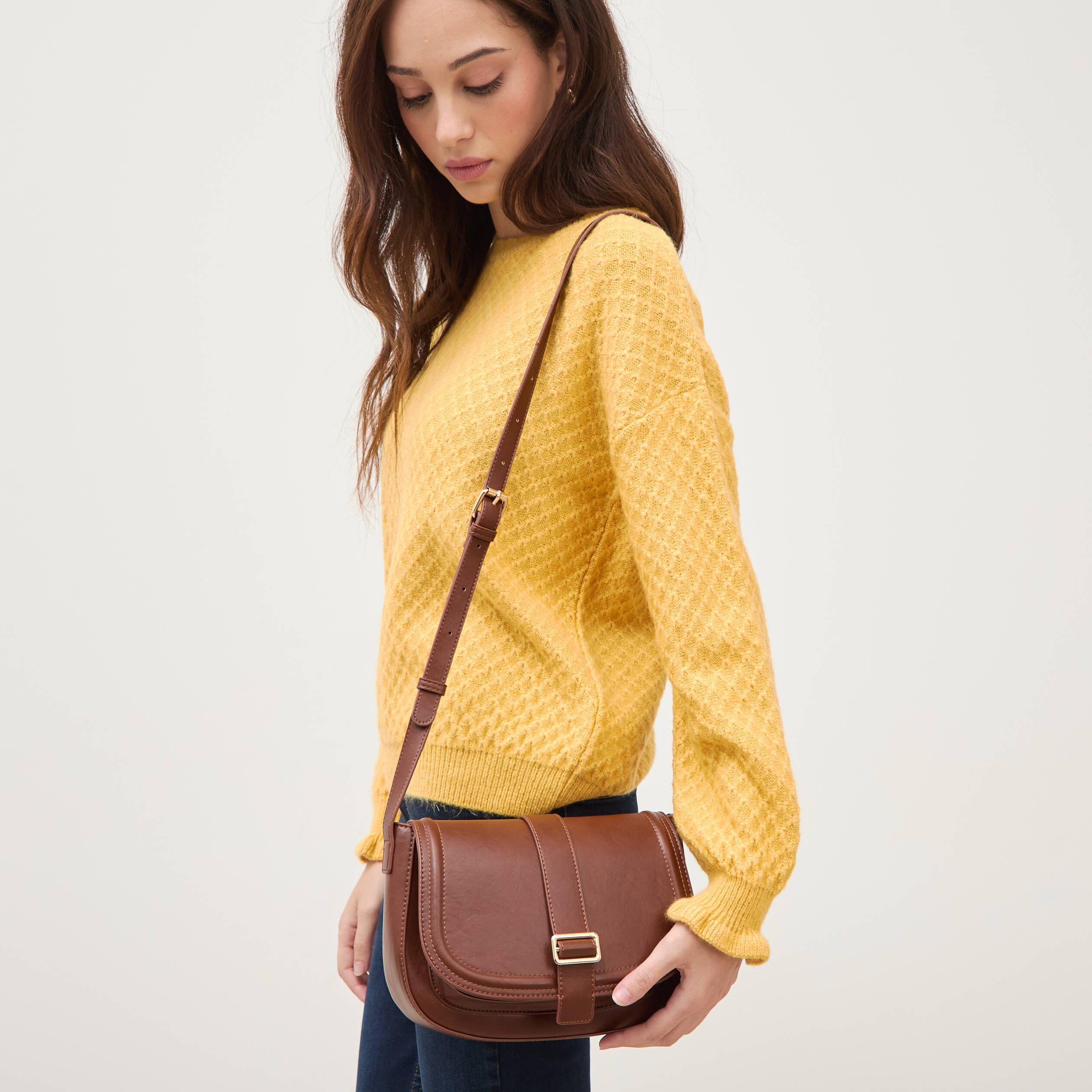 Sac bandouli&egrave;re avec doublure marron fonc&eacute; femme
