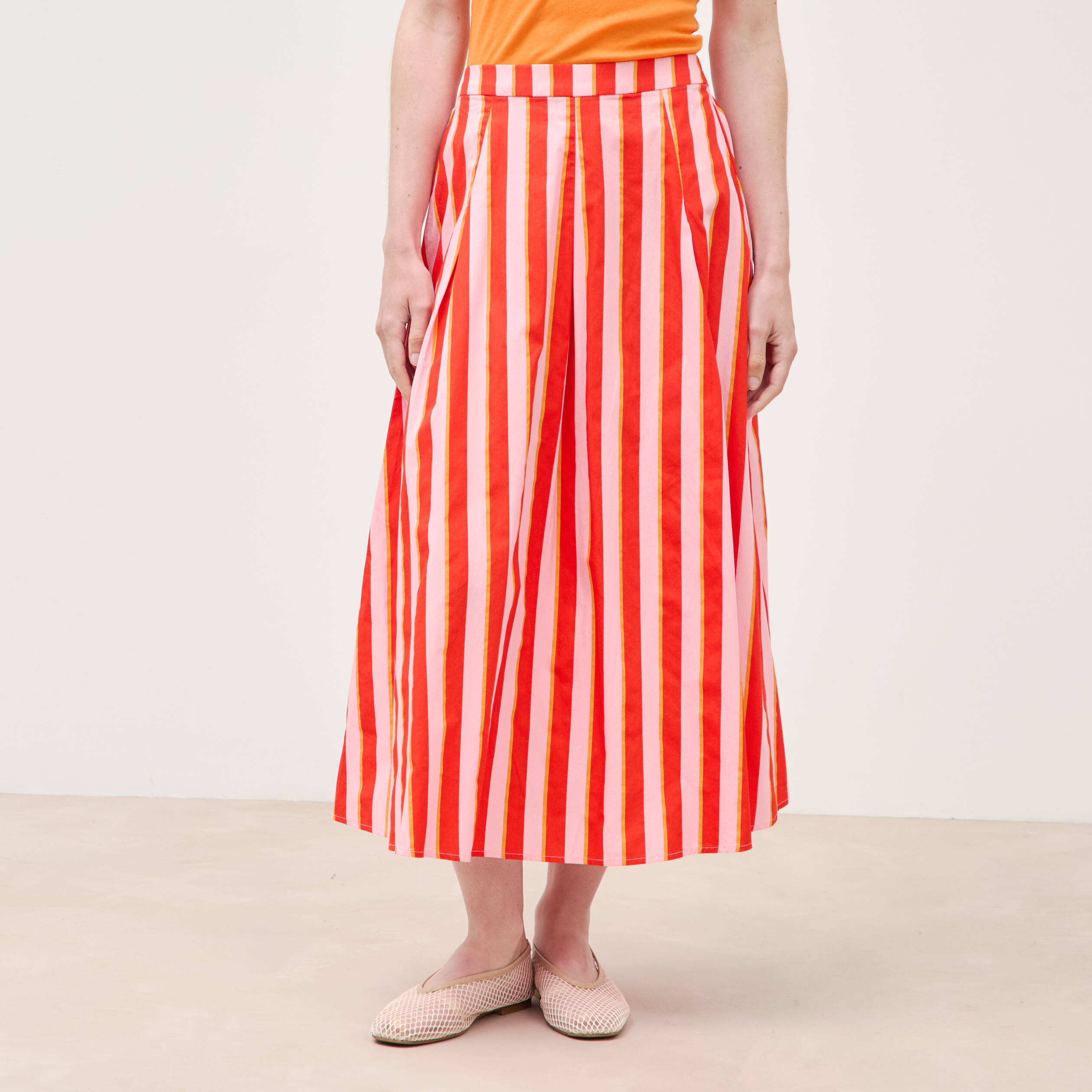 Jupe longue &eacute;vas&eacute;e en coton ray&eacute; orange corail femme