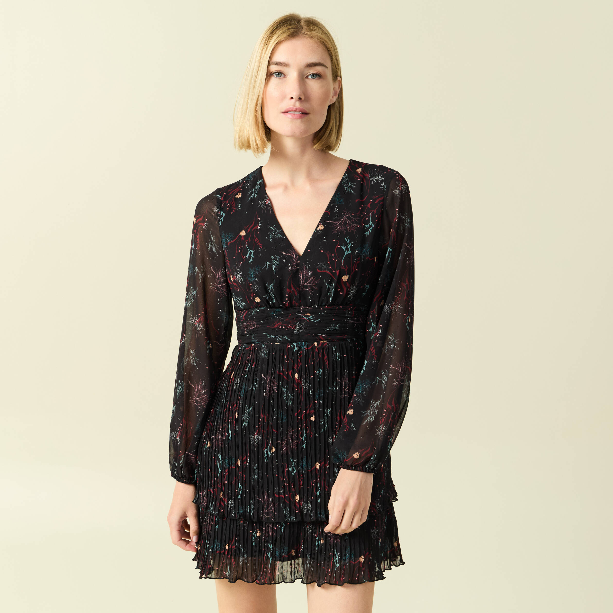 Robe &eacute;vas&eacute;e bas pliss&eacute; noir femme