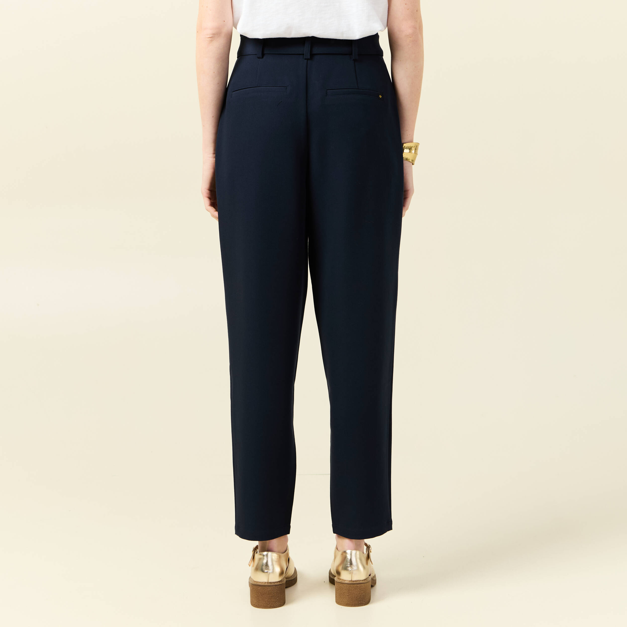 pantalon carotte ceinture bleu marine femme Pantalon carotte ceinturé bleu marine femme