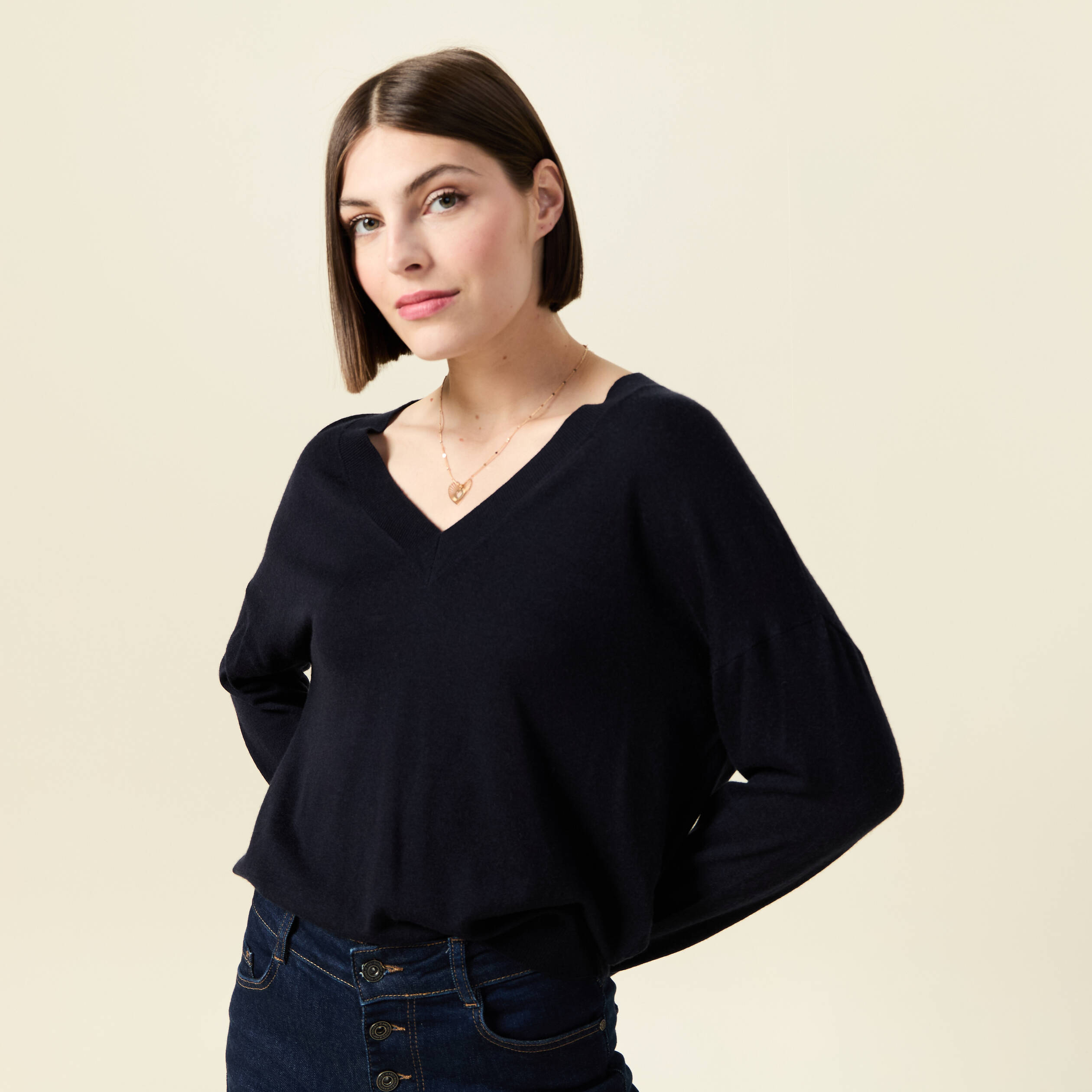 pull fin col v manches longues bleu fonce femme Pull fin col V manches longues bleu foncé femme