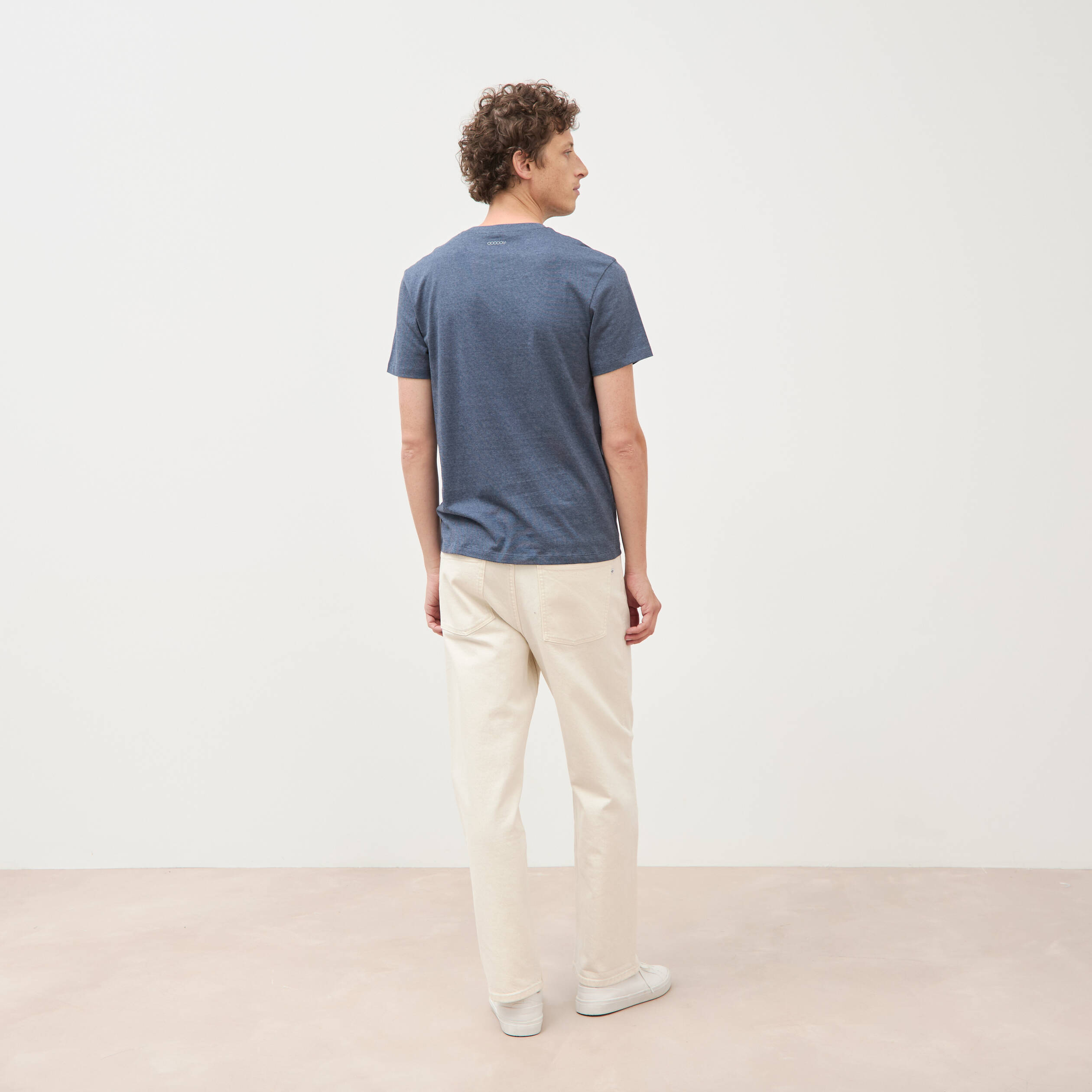 T-shirt cintr&eacute; col rond manches courtes bleu gris homme