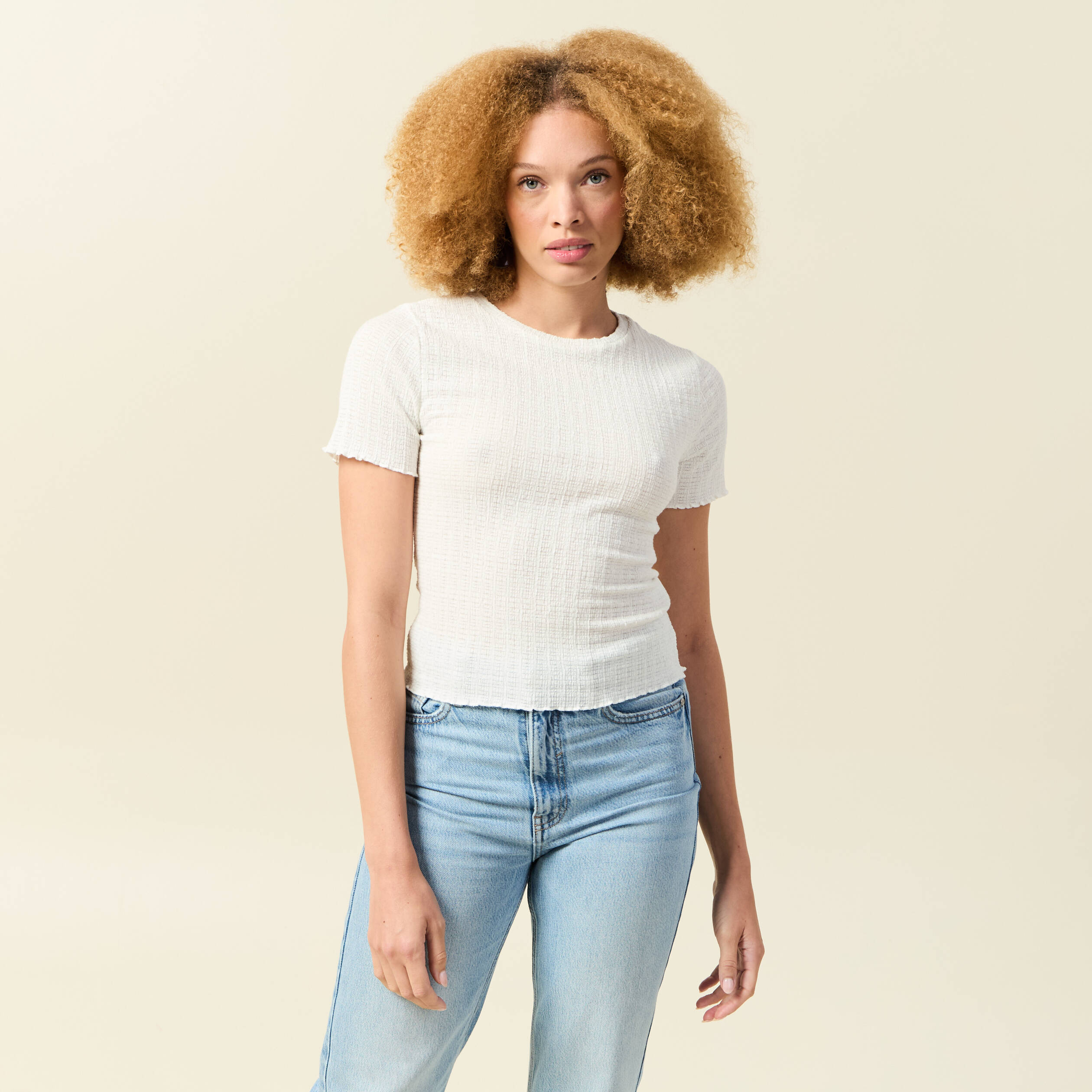 T-shirt ajusté court manches courtes ivoire femme