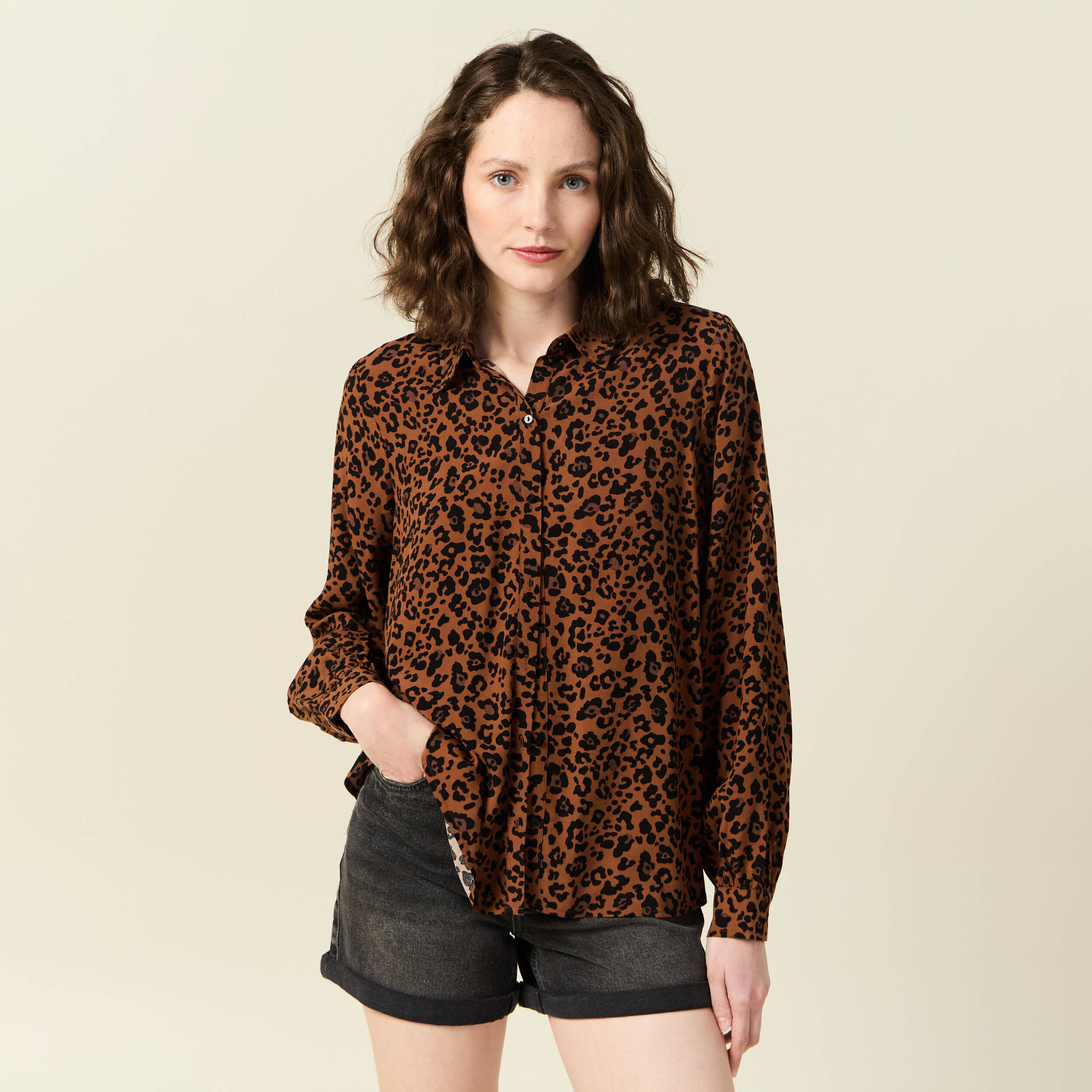 chemise manches longues fluide marron fonce femme Chemise manches longues fluide marron foncé femme