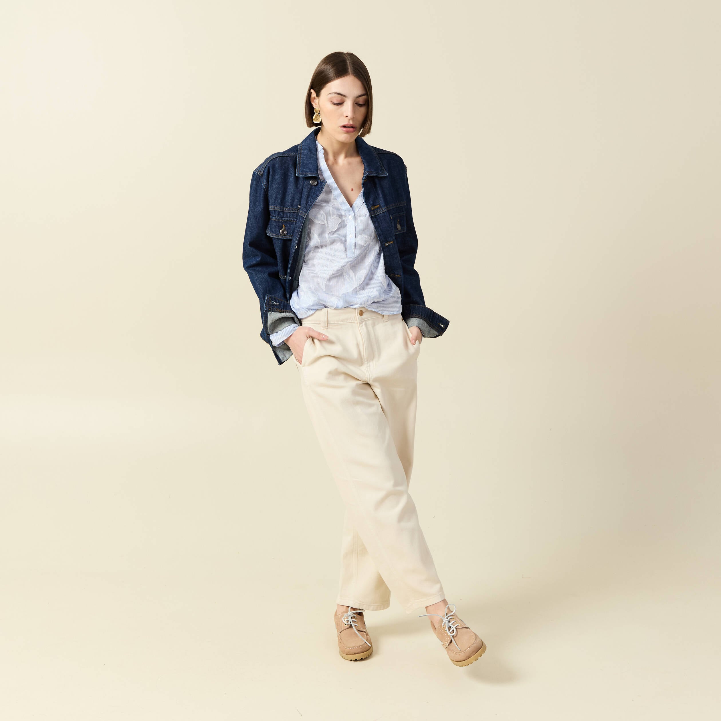 Chemise en coton col V manches longues bleu gris femme