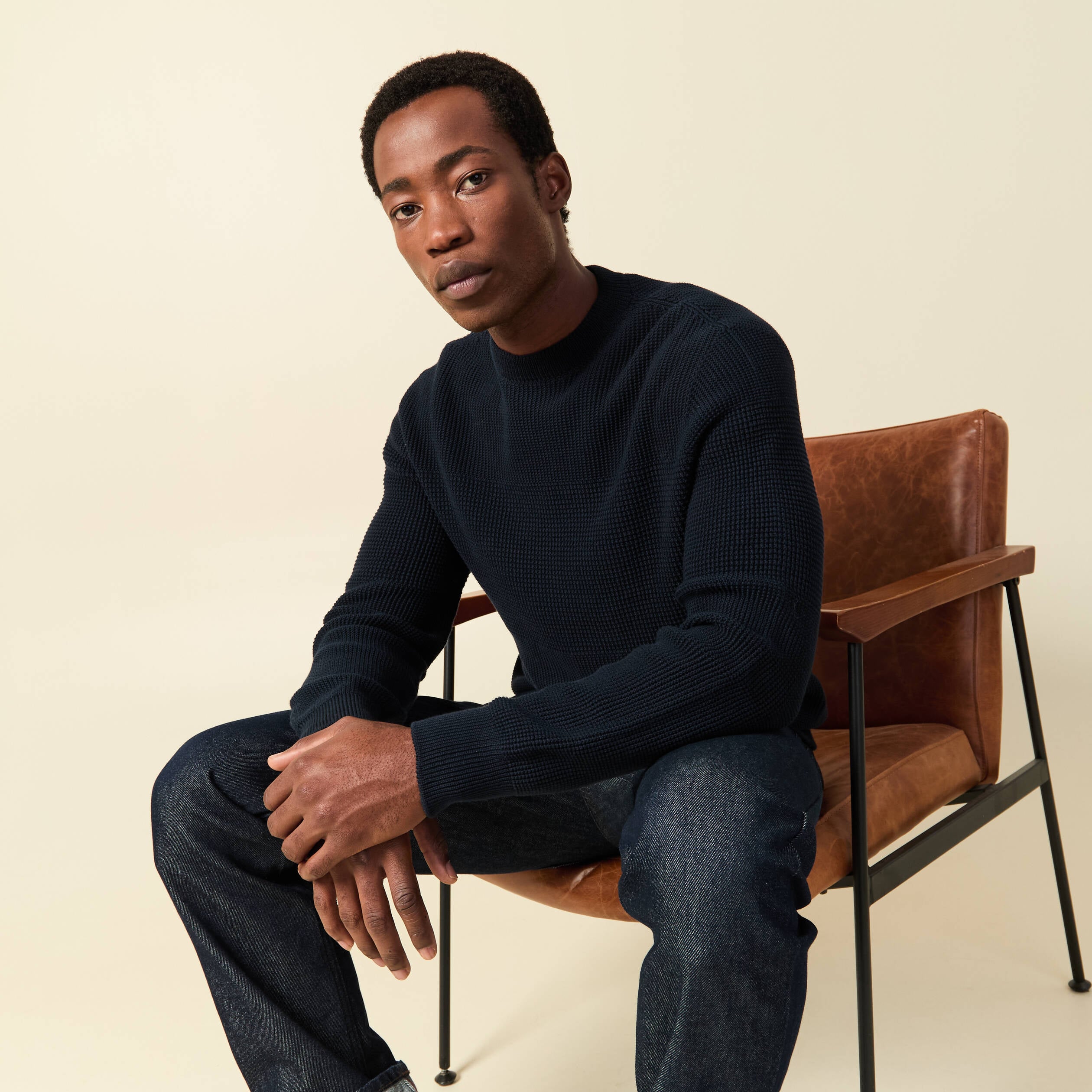 Pull col rond manches longues en coton bleu marine homme