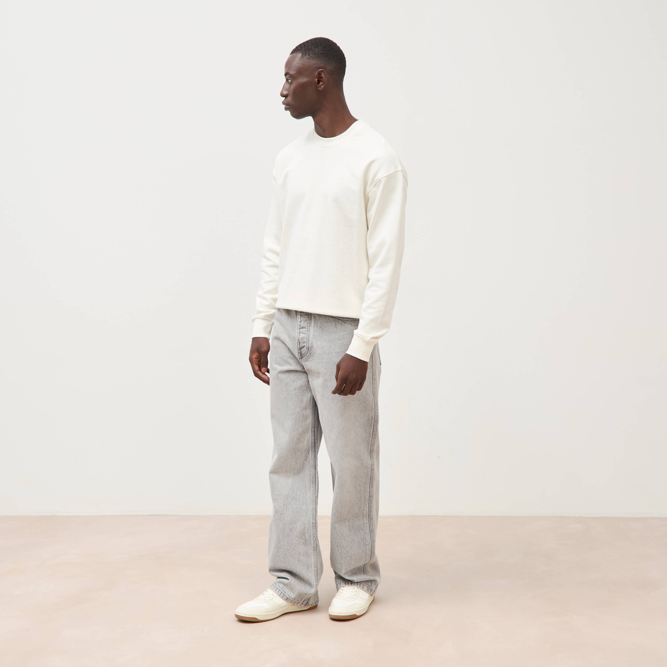 Jeans loose longueur 34 en coton denim gris clair homme