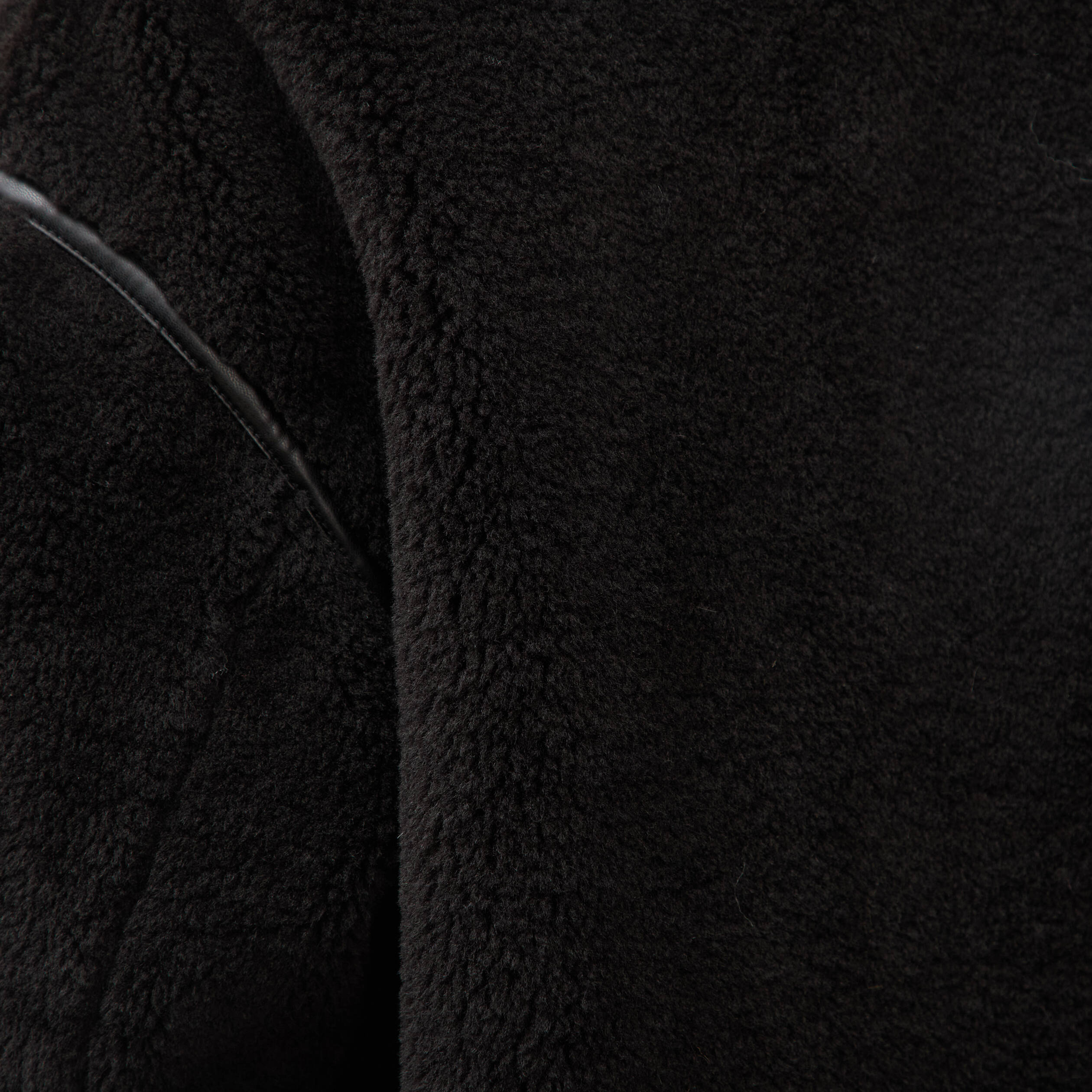 Manteau court oversize sherpa noir femme