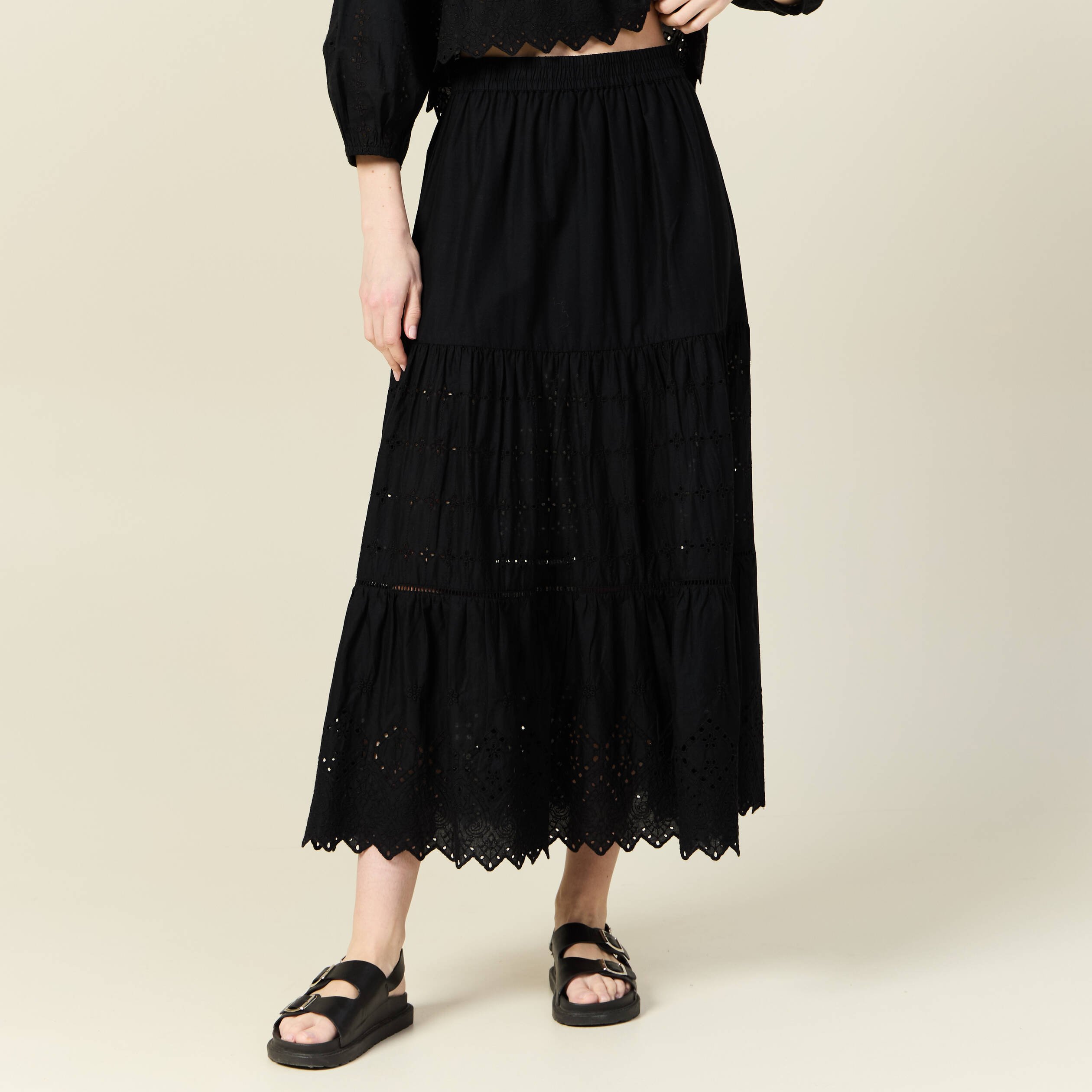 jupe longue evasee brodee noir femme Jupe longue évasée brodée noir femme