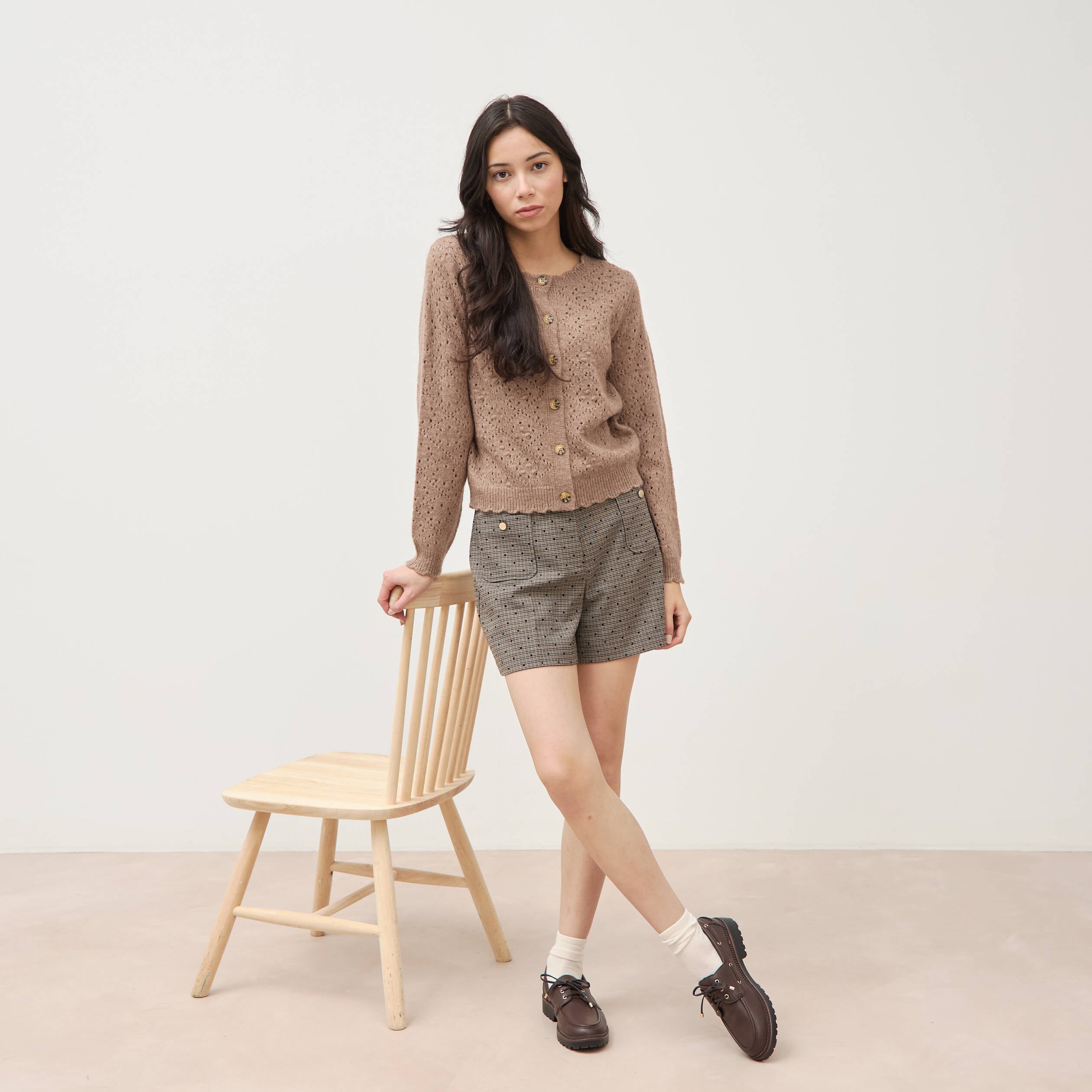 Gilet manches longues col rond taupe femme