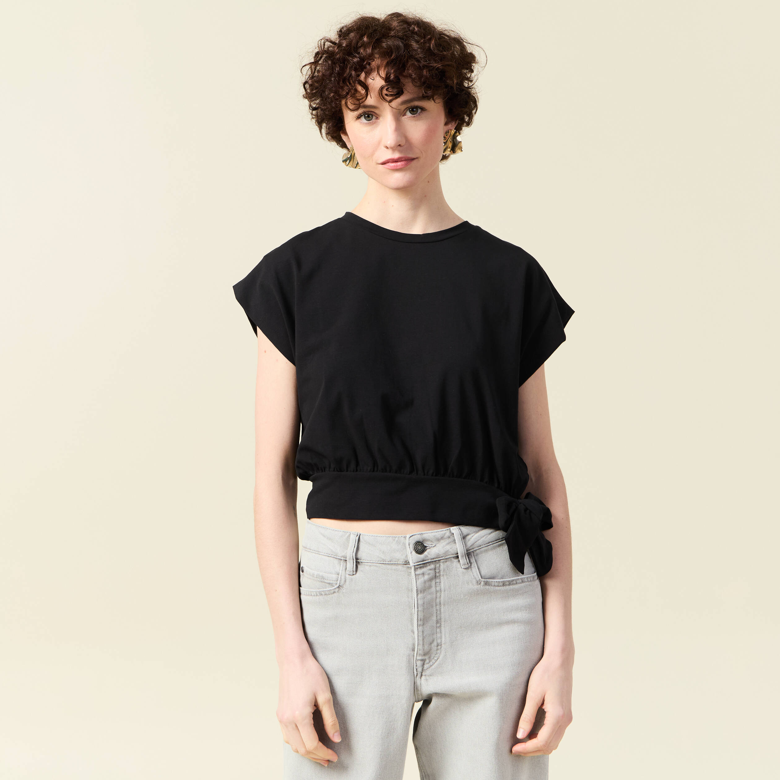t shirt manches courtes noeud noir femme T-shirt manches courtes noeud noir femme