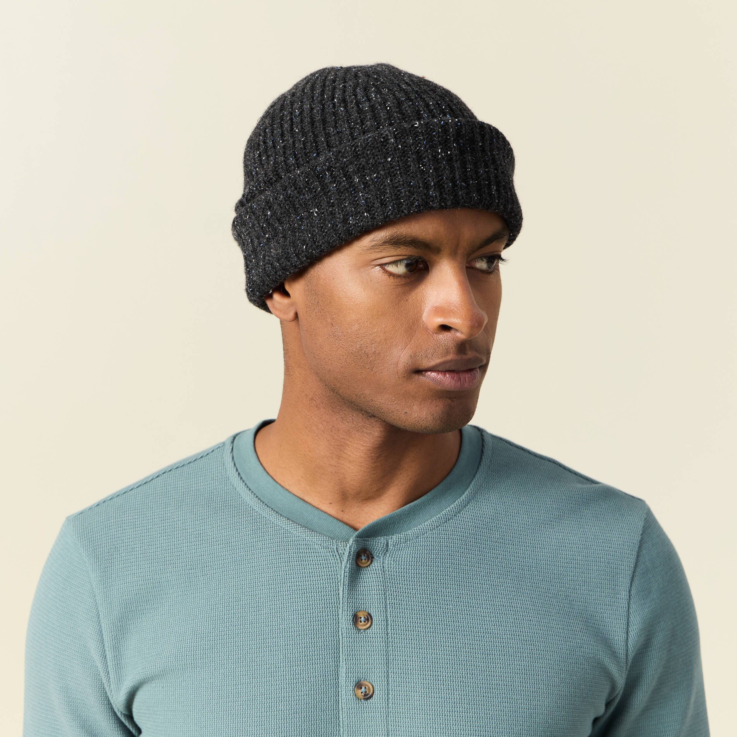 bonnet tricote fabrique en france gris fonce homme Bonnet tricoté fabriqué en France gris foncé homme
