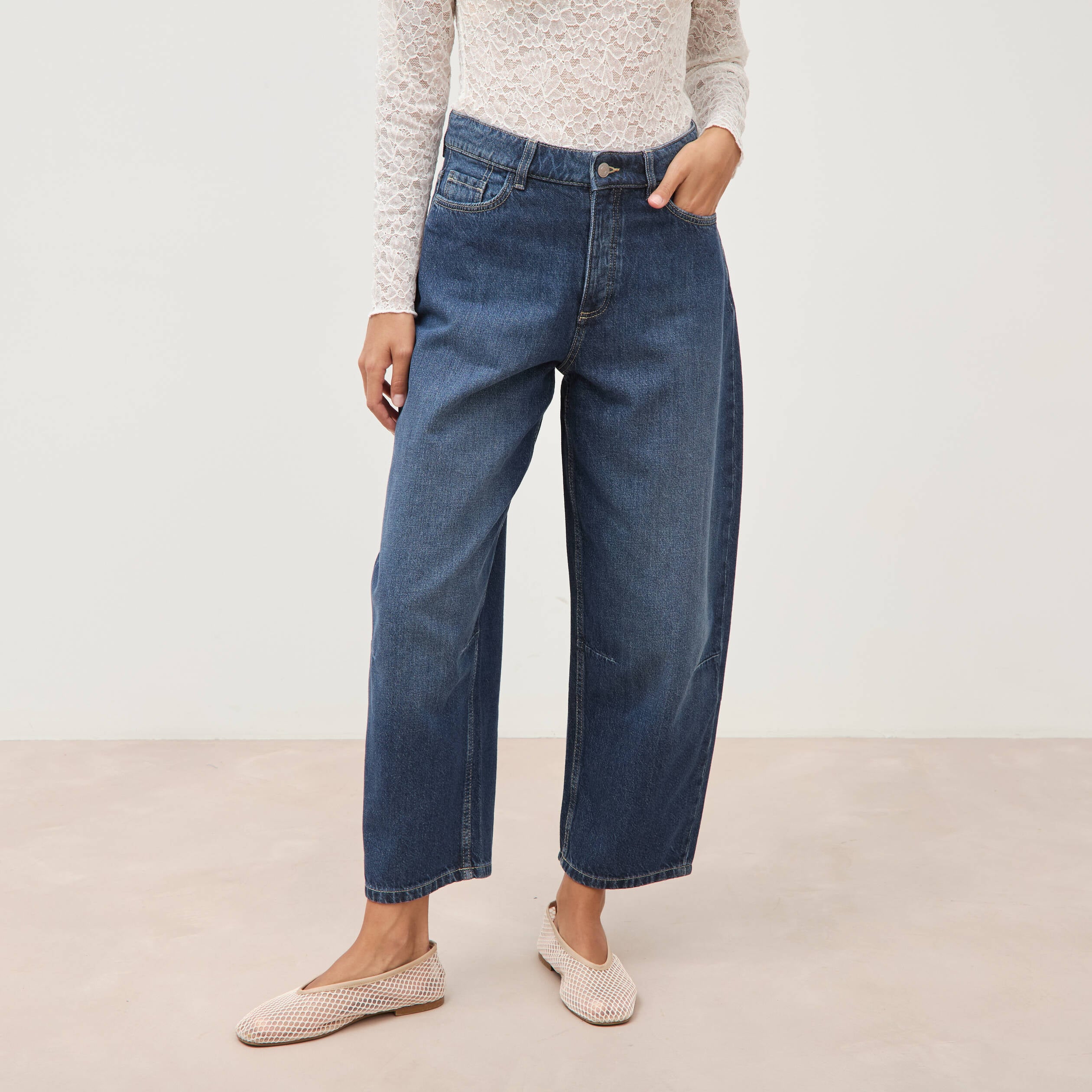 Jeans barrel 7/8&egrave;me taille standard denim brut clean femme