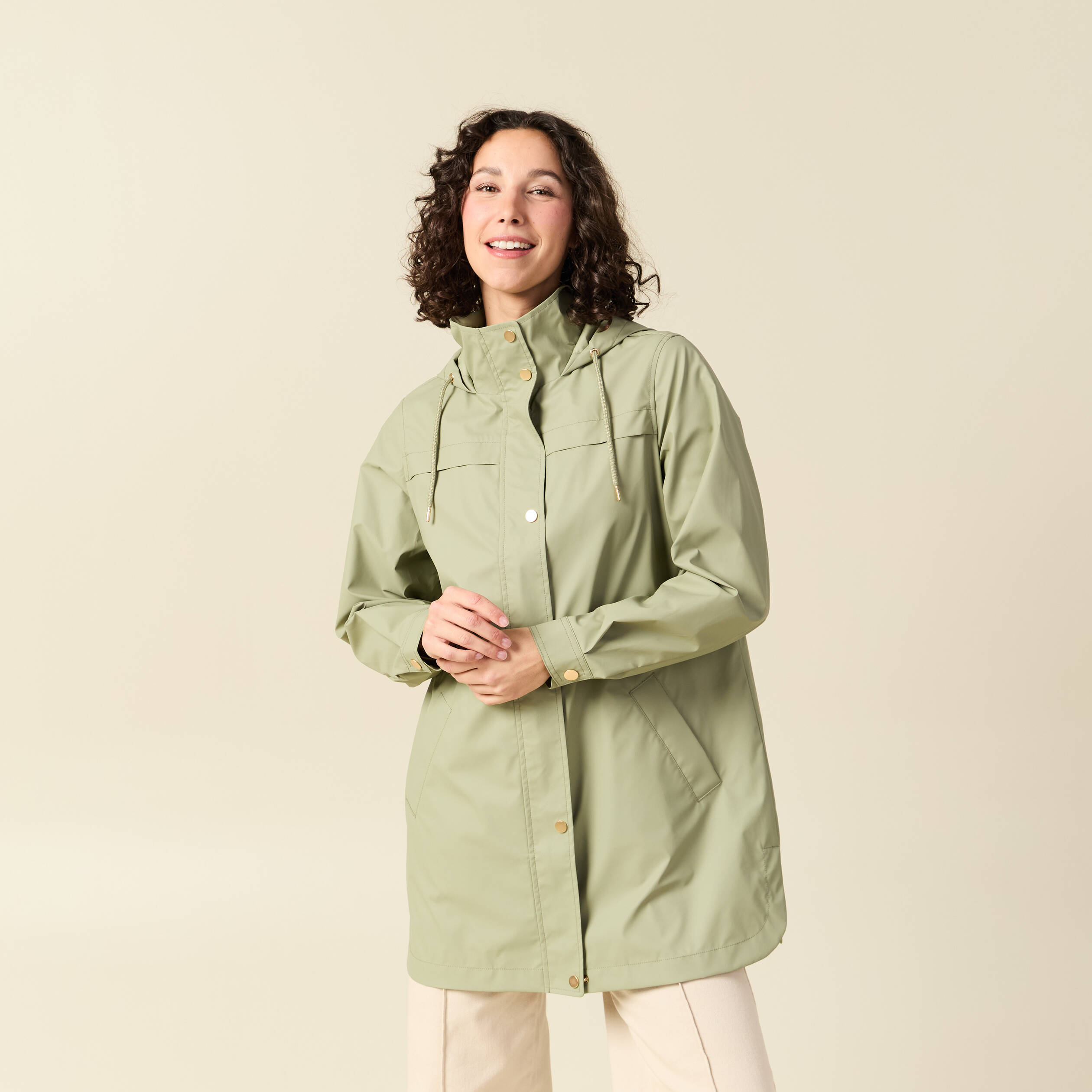 Parka longue droite d&eacute;perlante &agrave; capuche vert kaki femme
