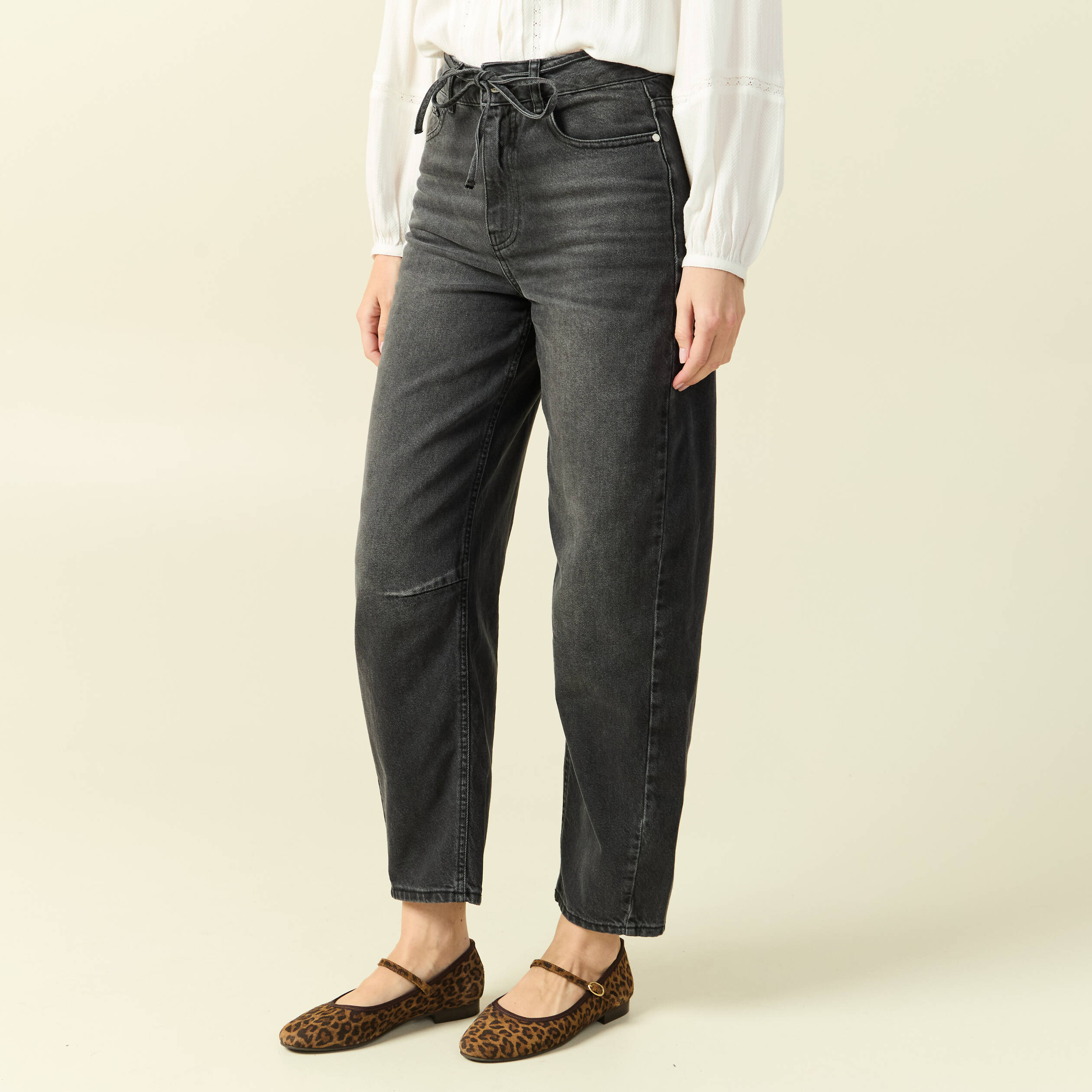 Jeans barrel 7/8&egrave;me avec ceinture denim gris femme