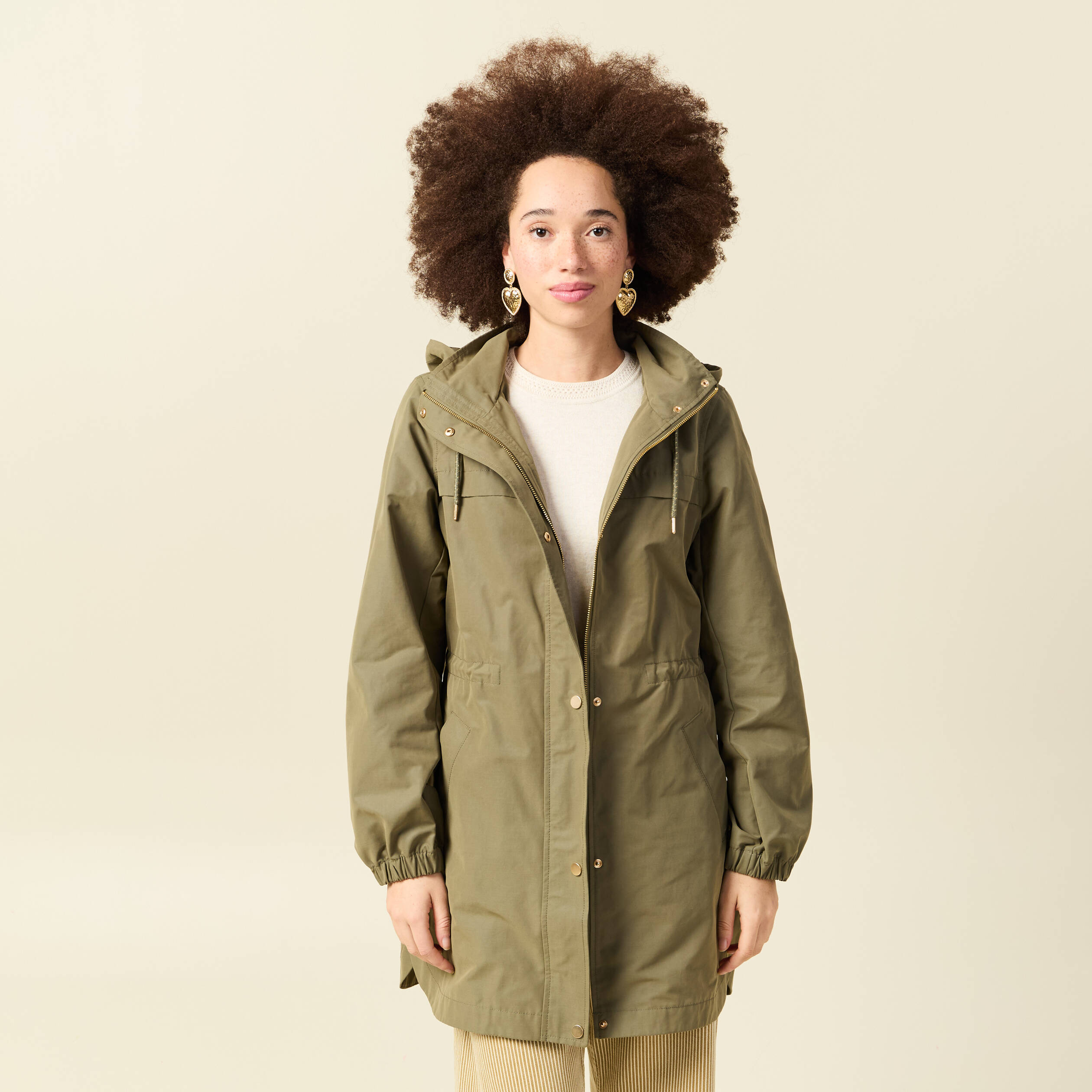 Parka longue droite d&eacute;perlante &agrave; capuche vert kaki femme