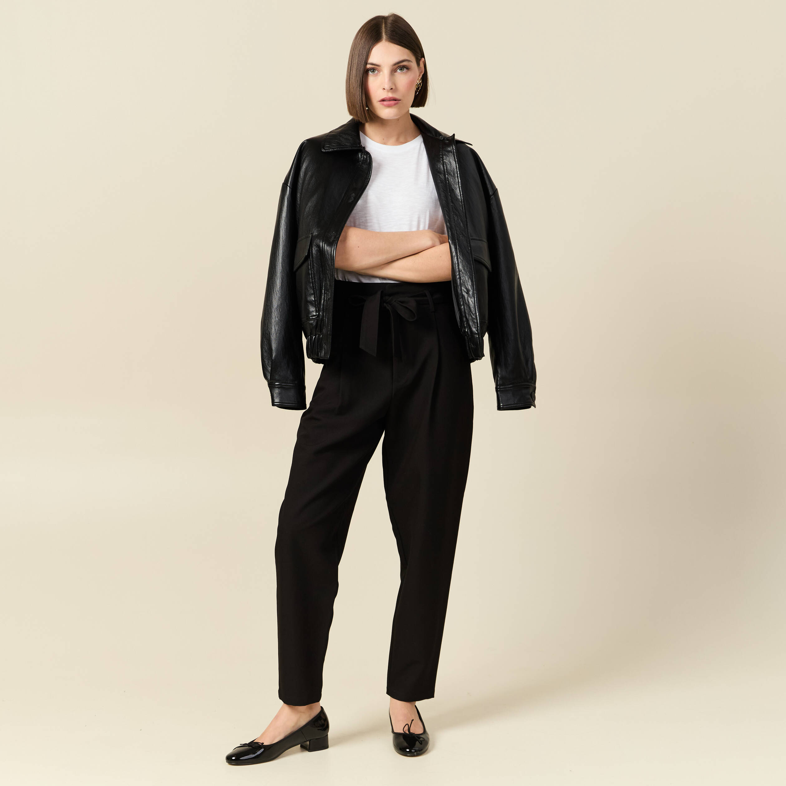 Pantalon carotte taille haute noir femme