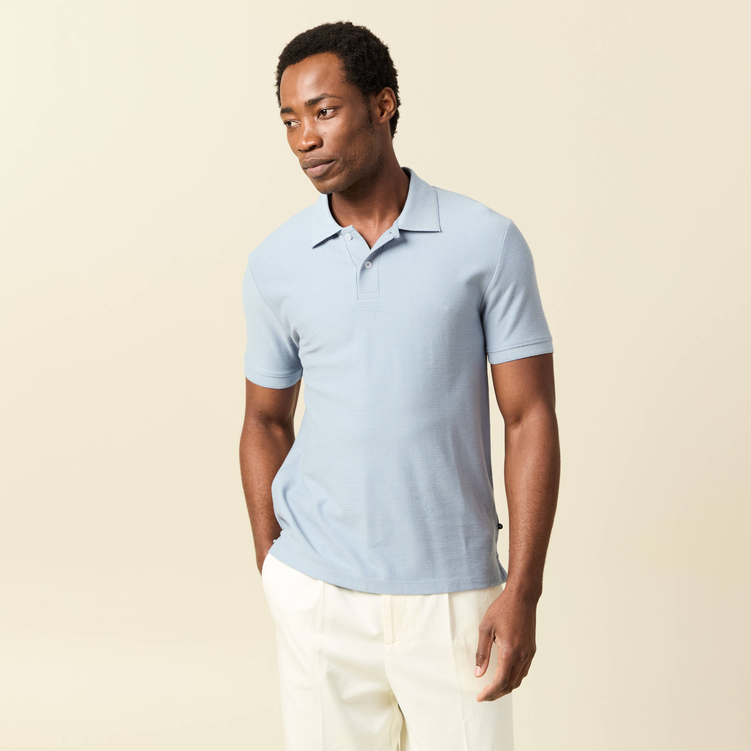 Polo cintr&eacute; manches courtes bleu gris homme