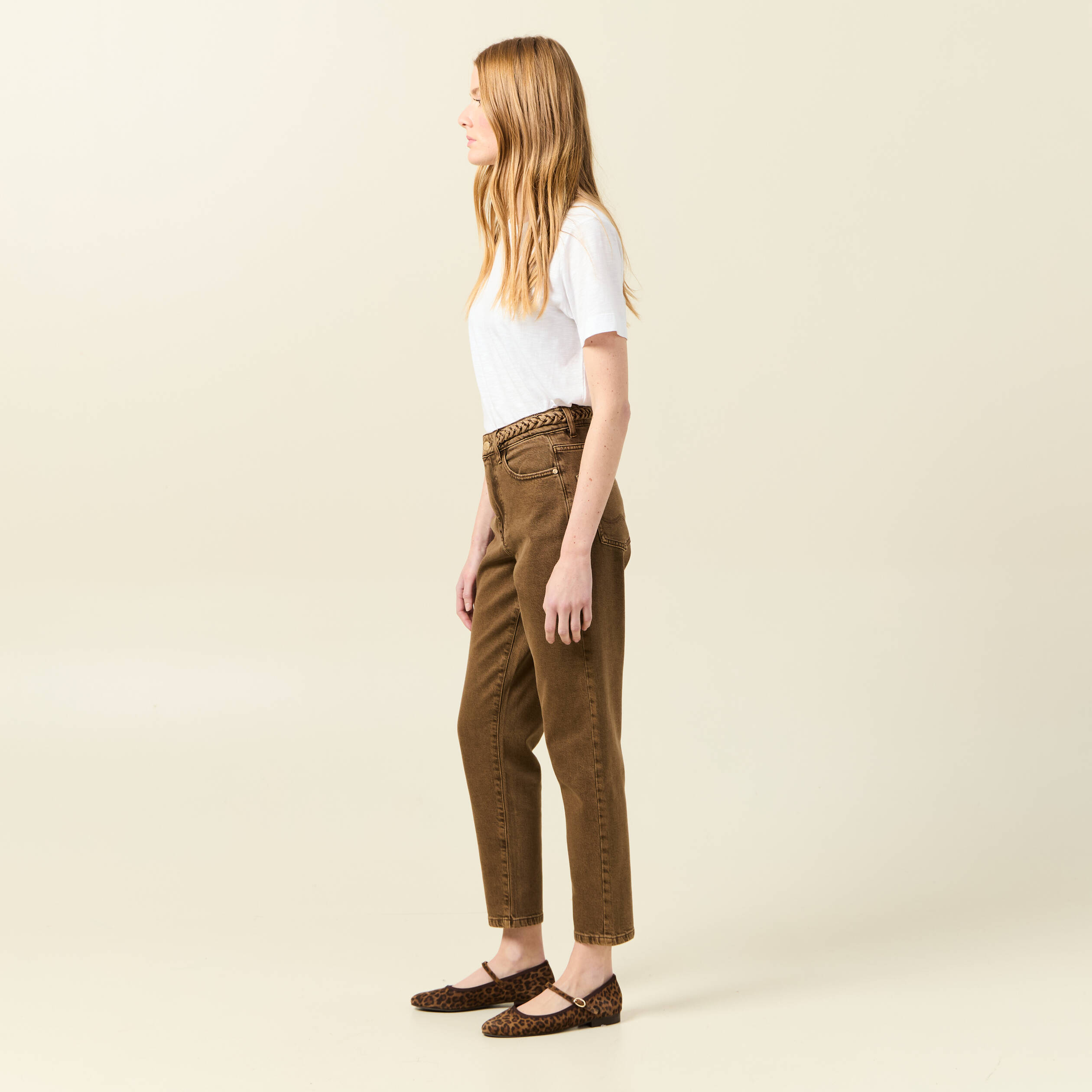 Jeans mom 7/8&egrave;me marron fonc&eacute; femme