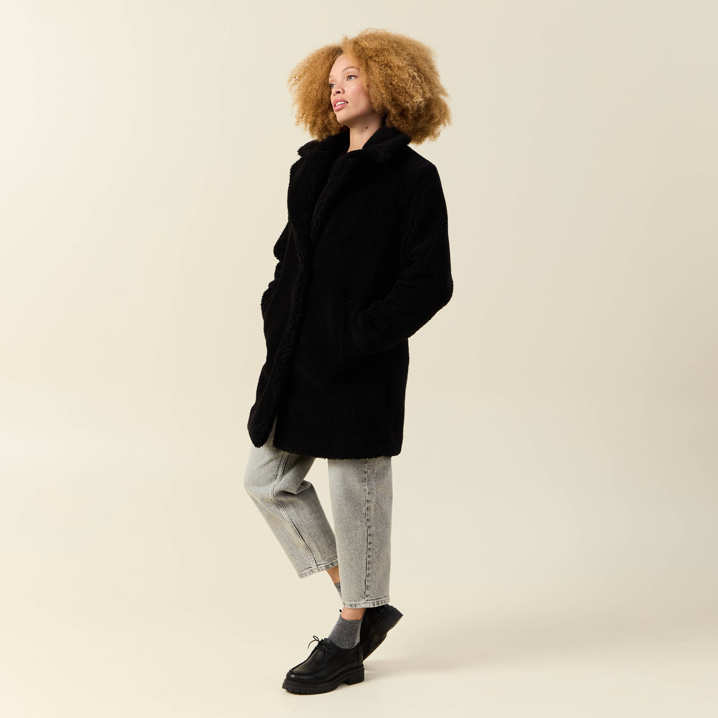 Manteau long laine mouton noir femme