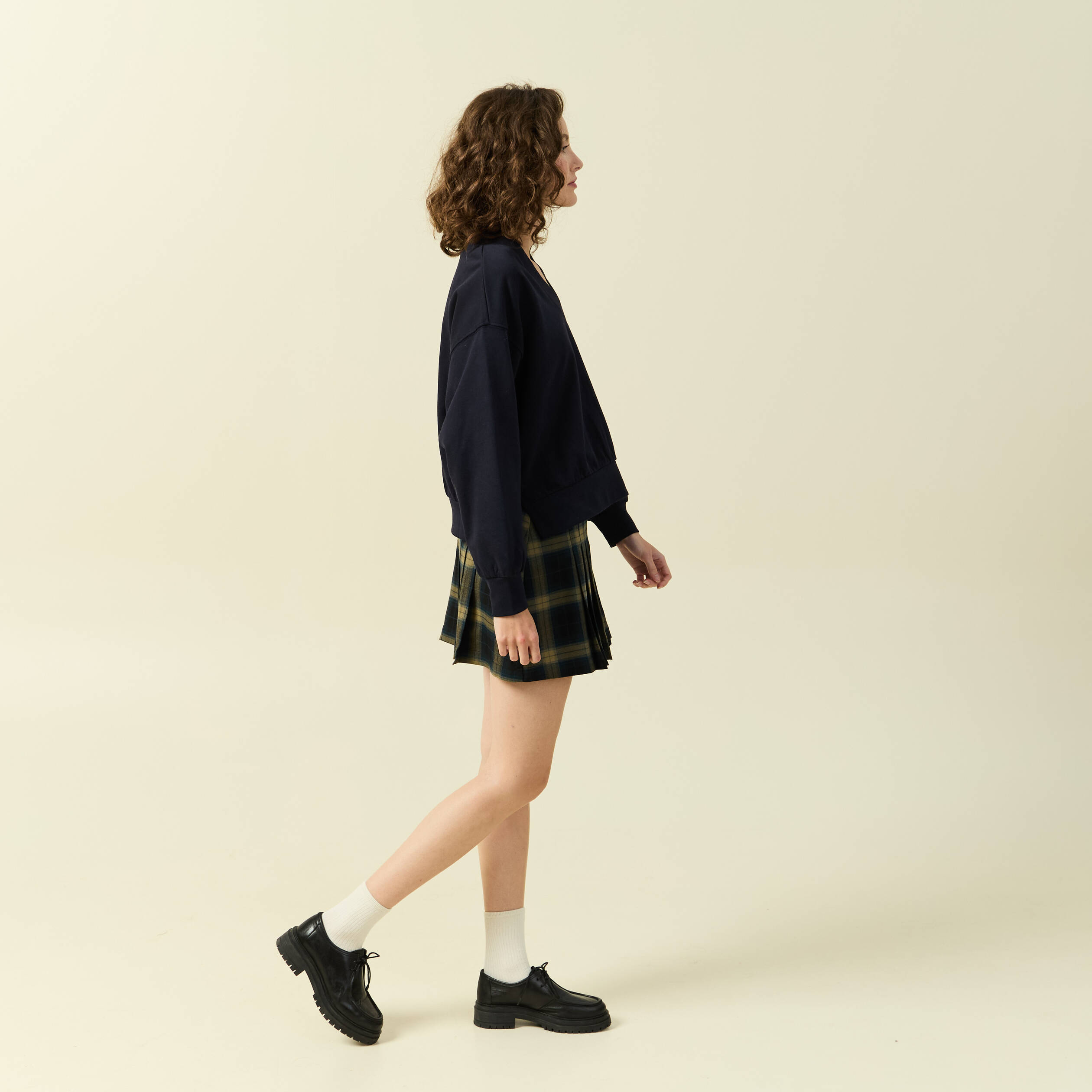 Sweat oversize col v manches longues bleu fonc&eacute; femme