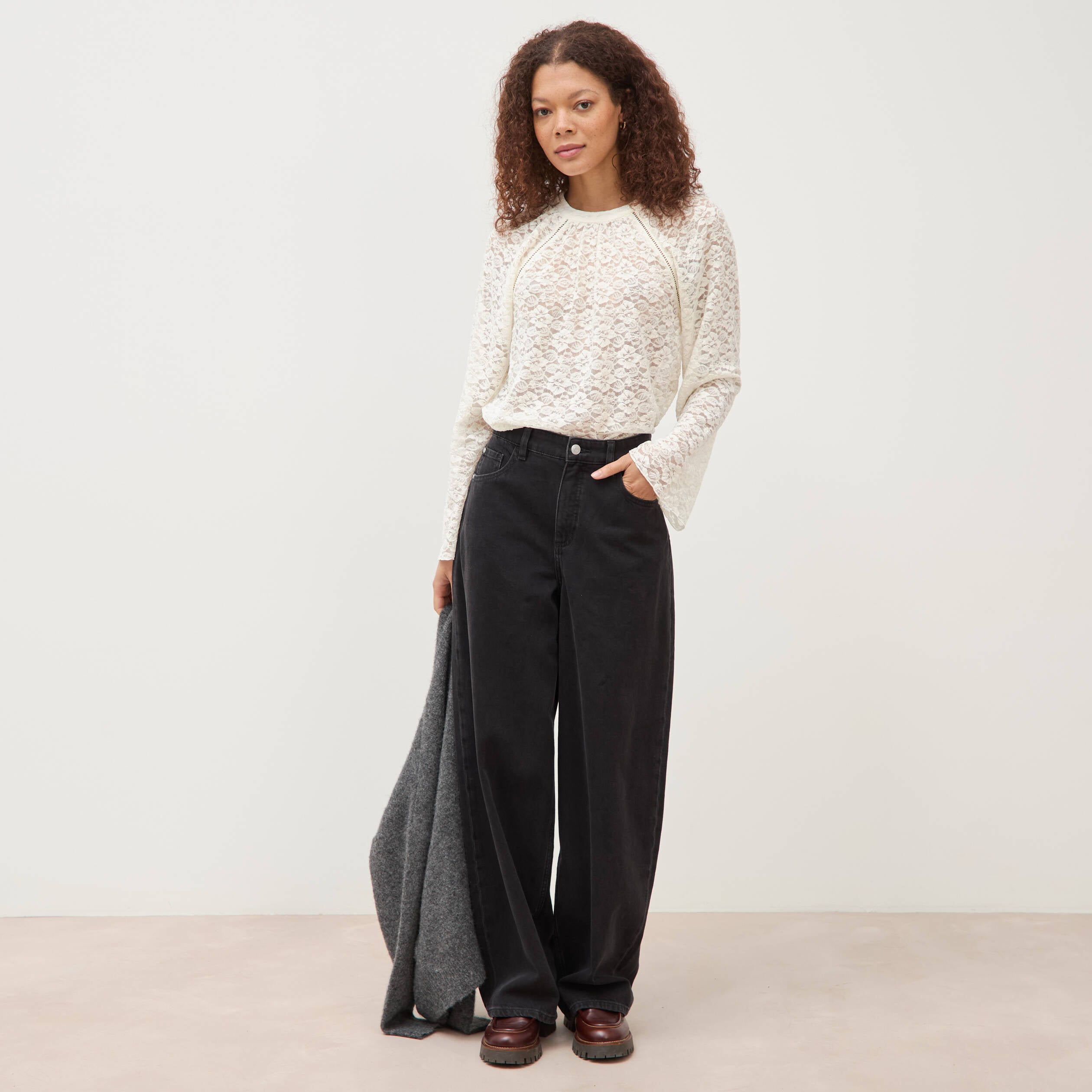 Blouse droite en dentelle ecru femme