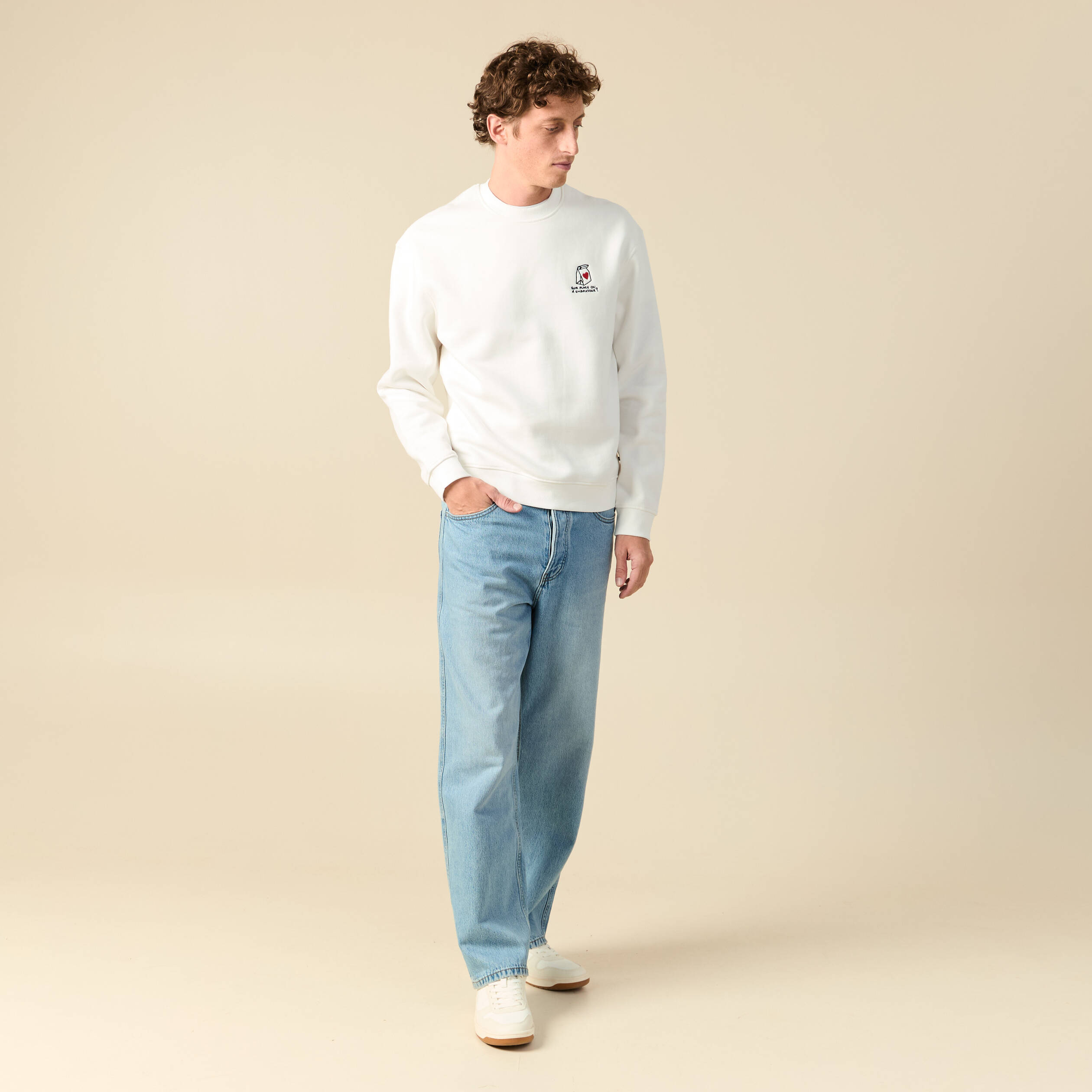 Sweat ras de cou manches longues brod&eacute; ecru homme