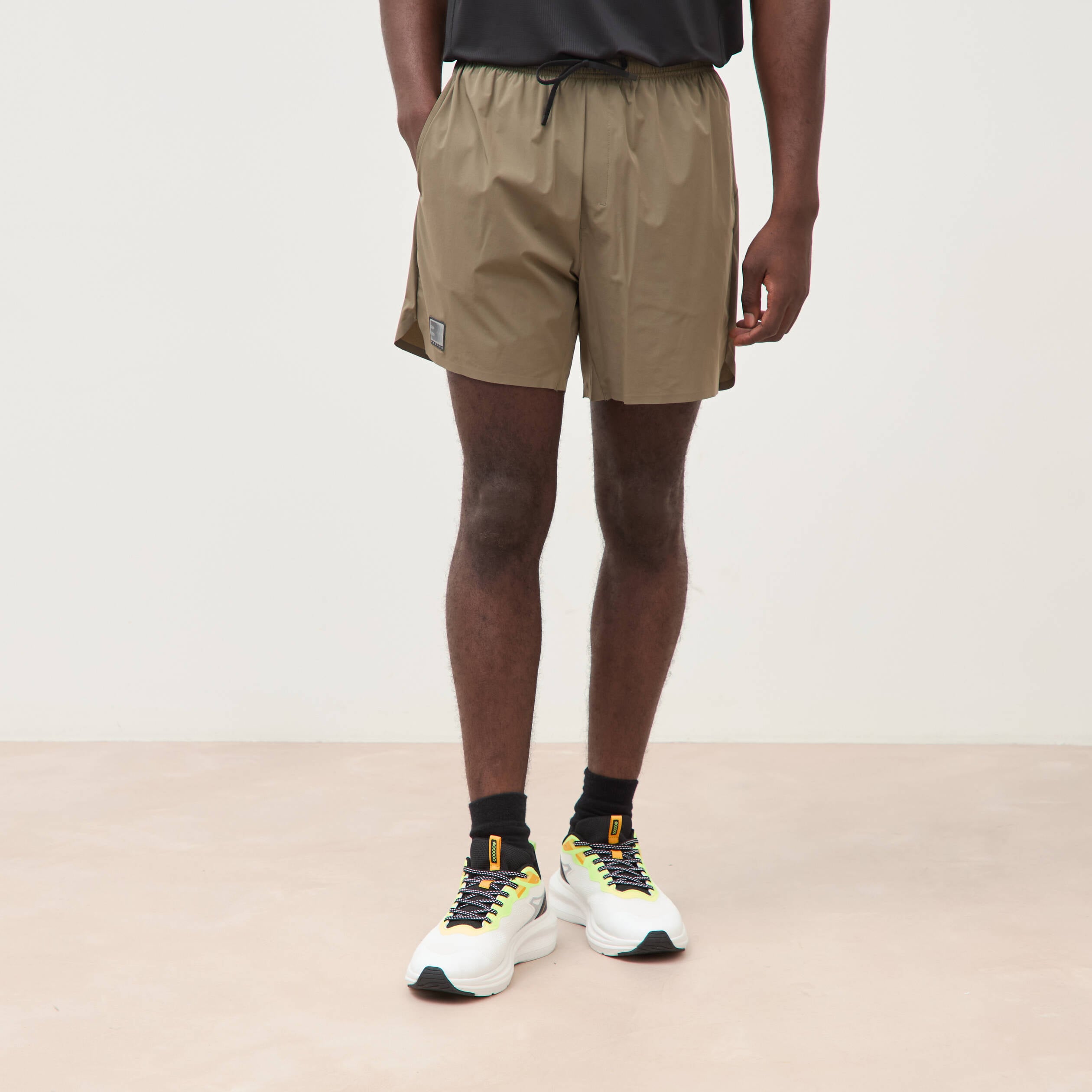 Short doubl&eacute; taupe homme