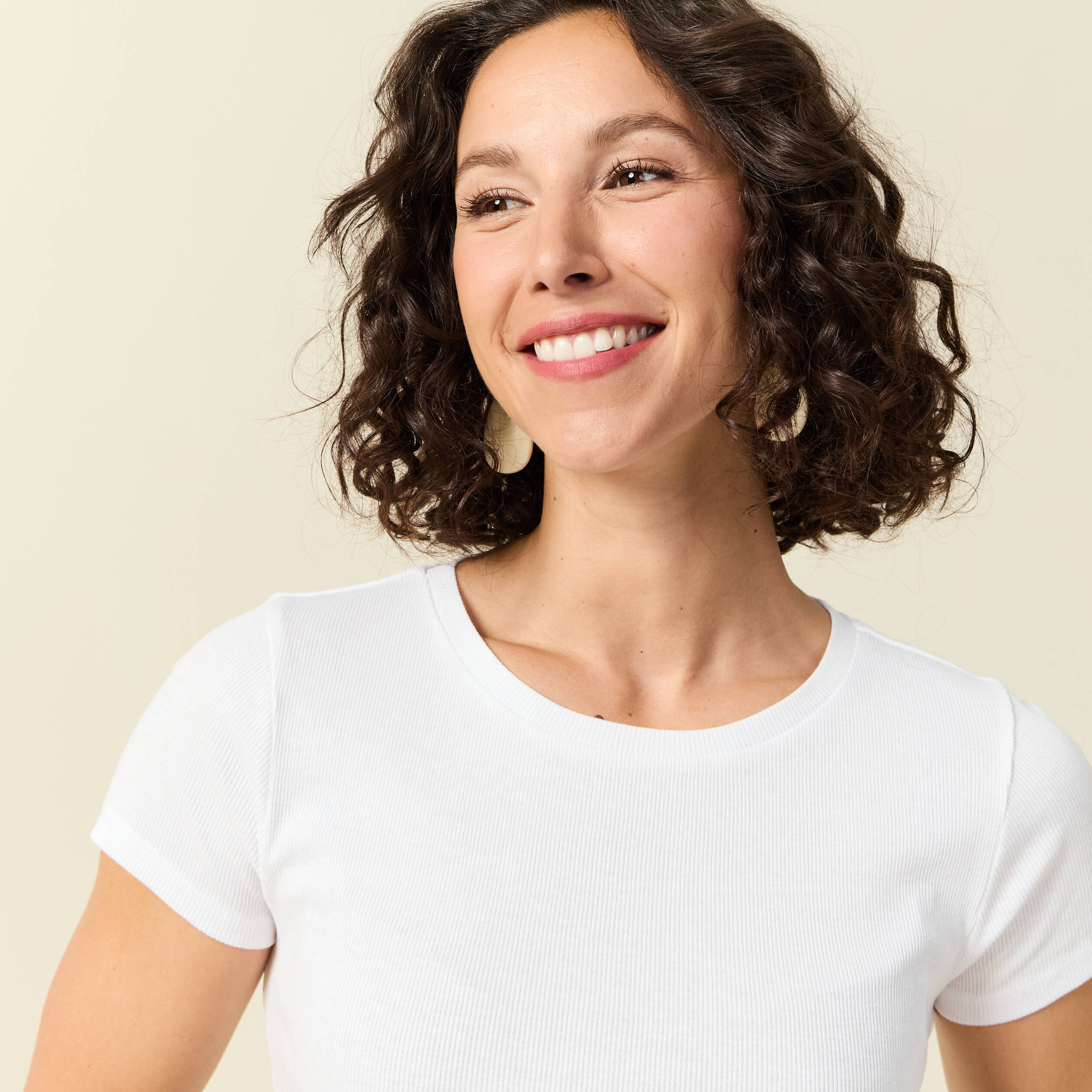 t shirt cintre col rond manches courtes blanc femme T-shirt cintré col rond manches courtes blanc femme