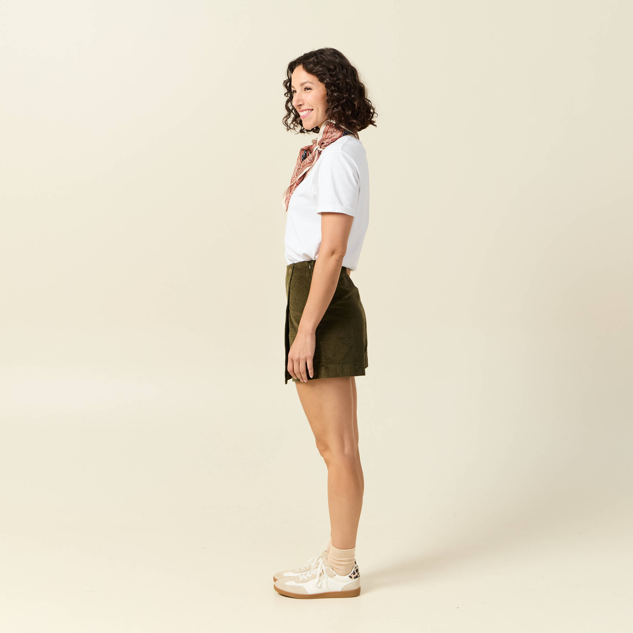 Jupe-short taille haute en velours vert kaki femme