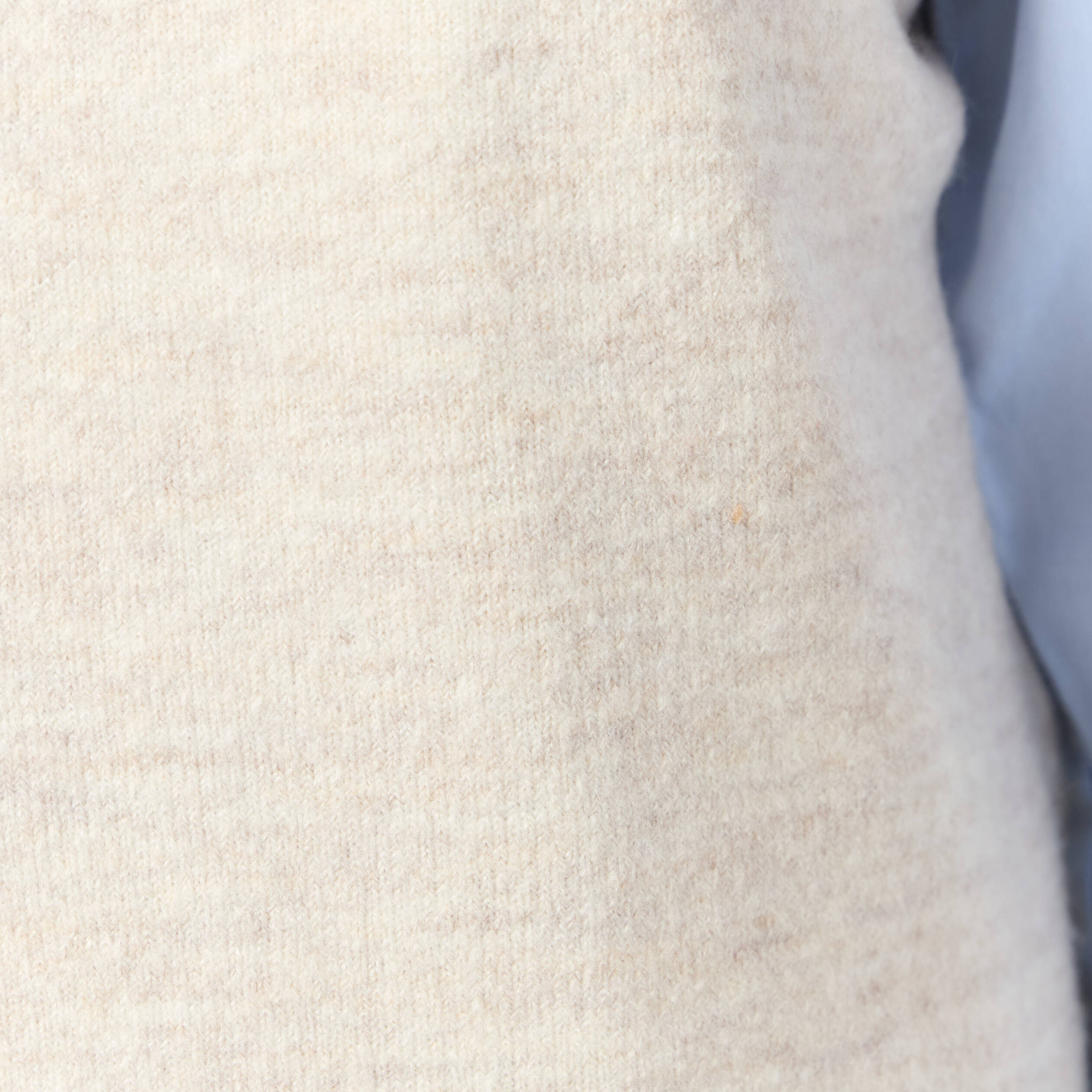 pull sans manches col en v creme femme Pull sans manches col en V creme femme