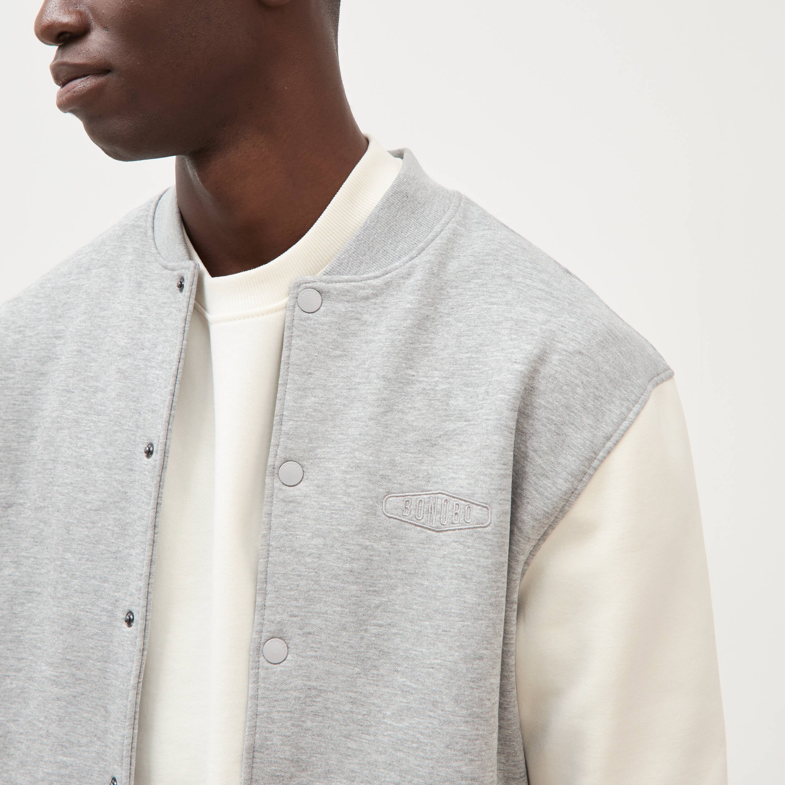 Sweat manches longues brod&eacute; gris clair homme