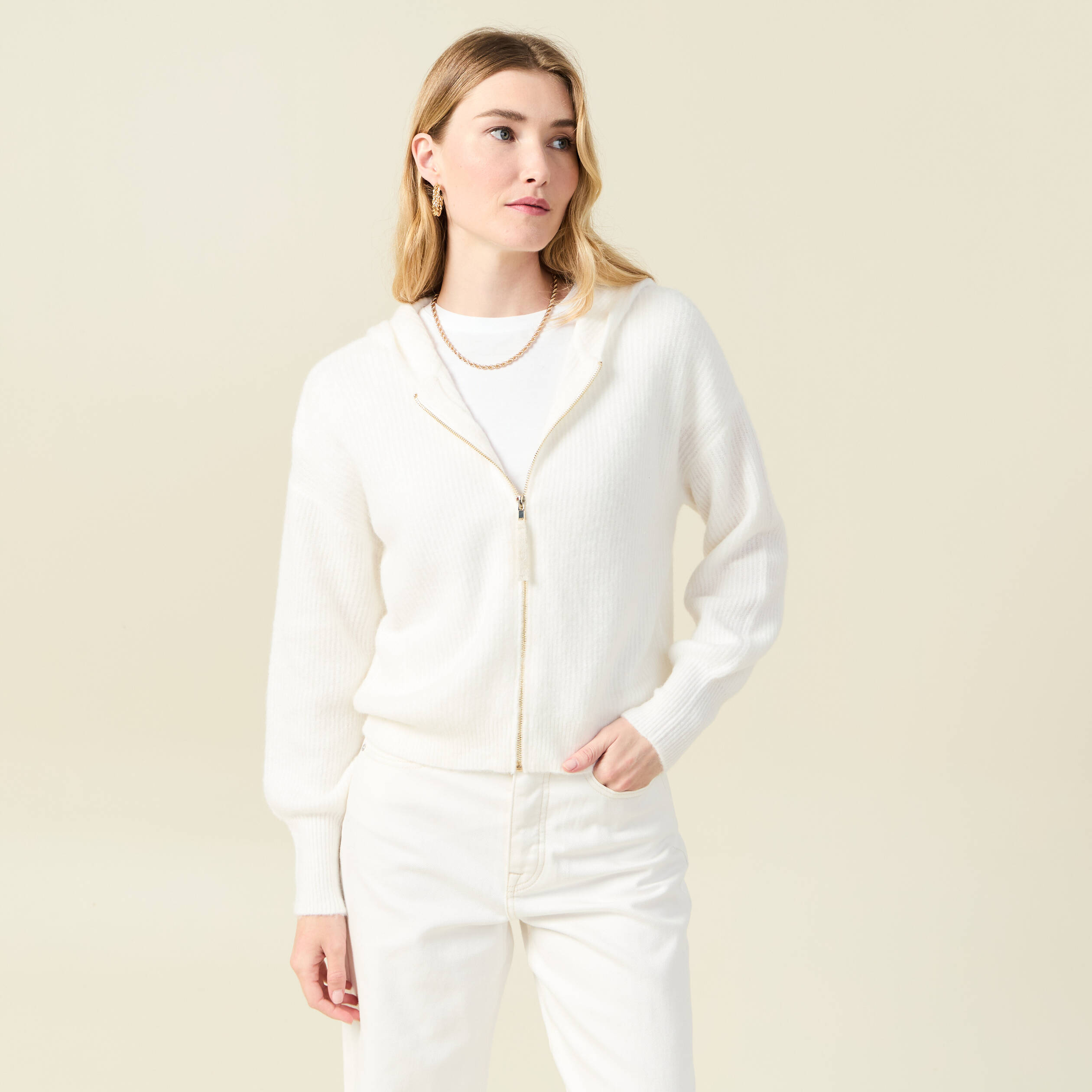 gilet manches longues capuche ecru femme Gilet manches longues capuche ecru femme
