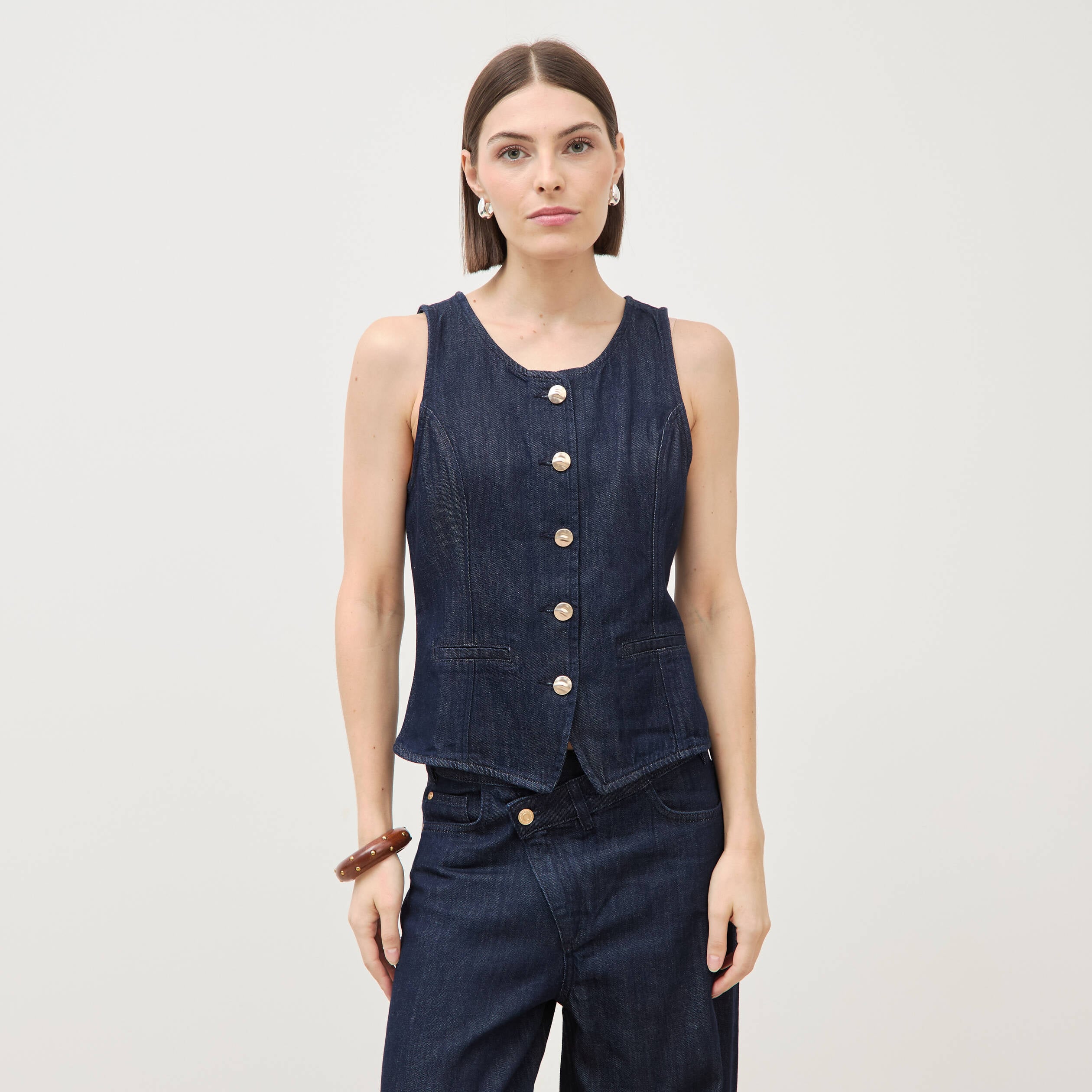 Gilet en jeans sans manches col rond denim brut femme