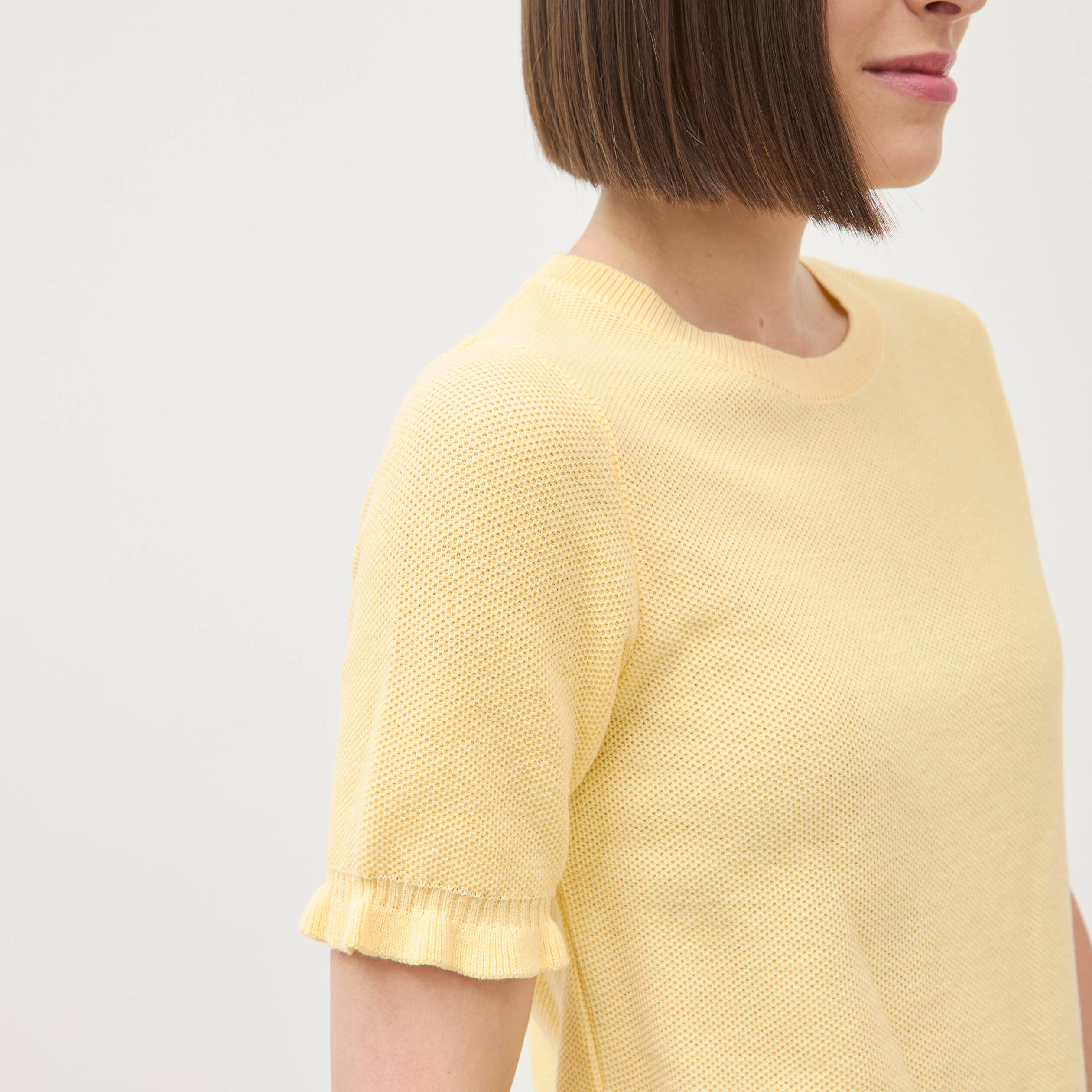 Pull droit col rond manches courtes jaune clair femme