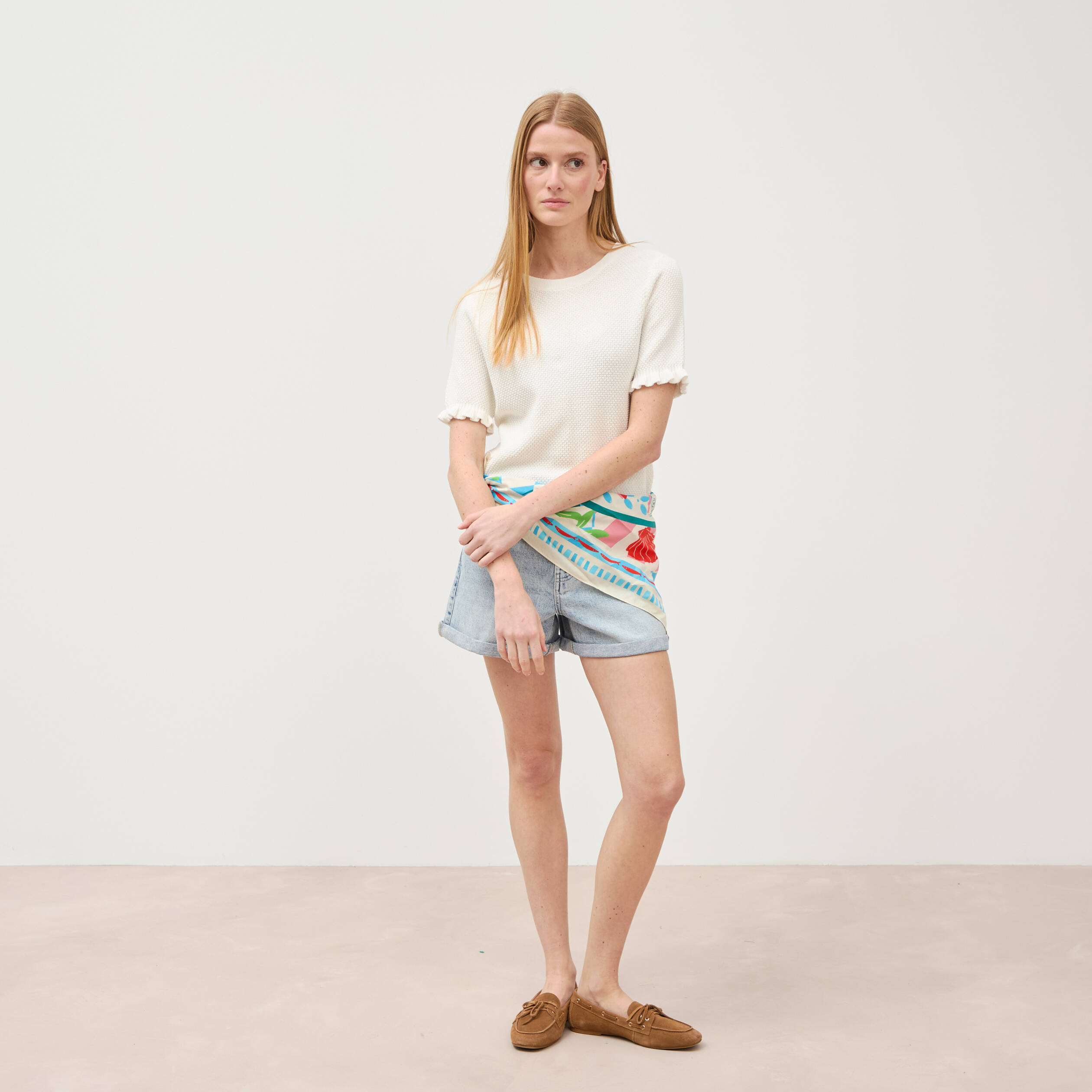 Pull droit court en coton ecru femme