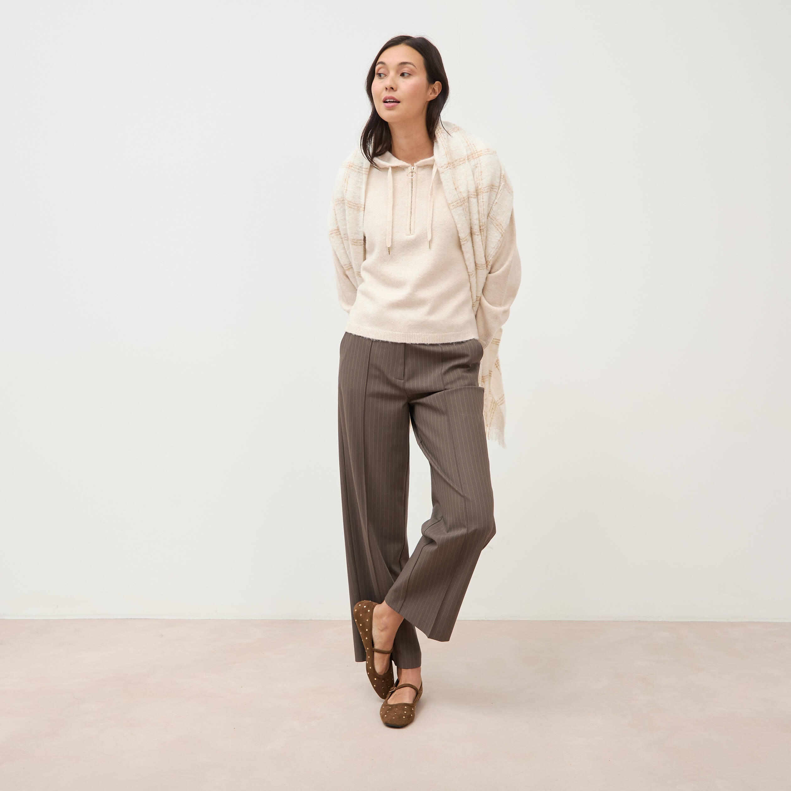 Pull &agrave; capuche zipp&eacute; beige femme