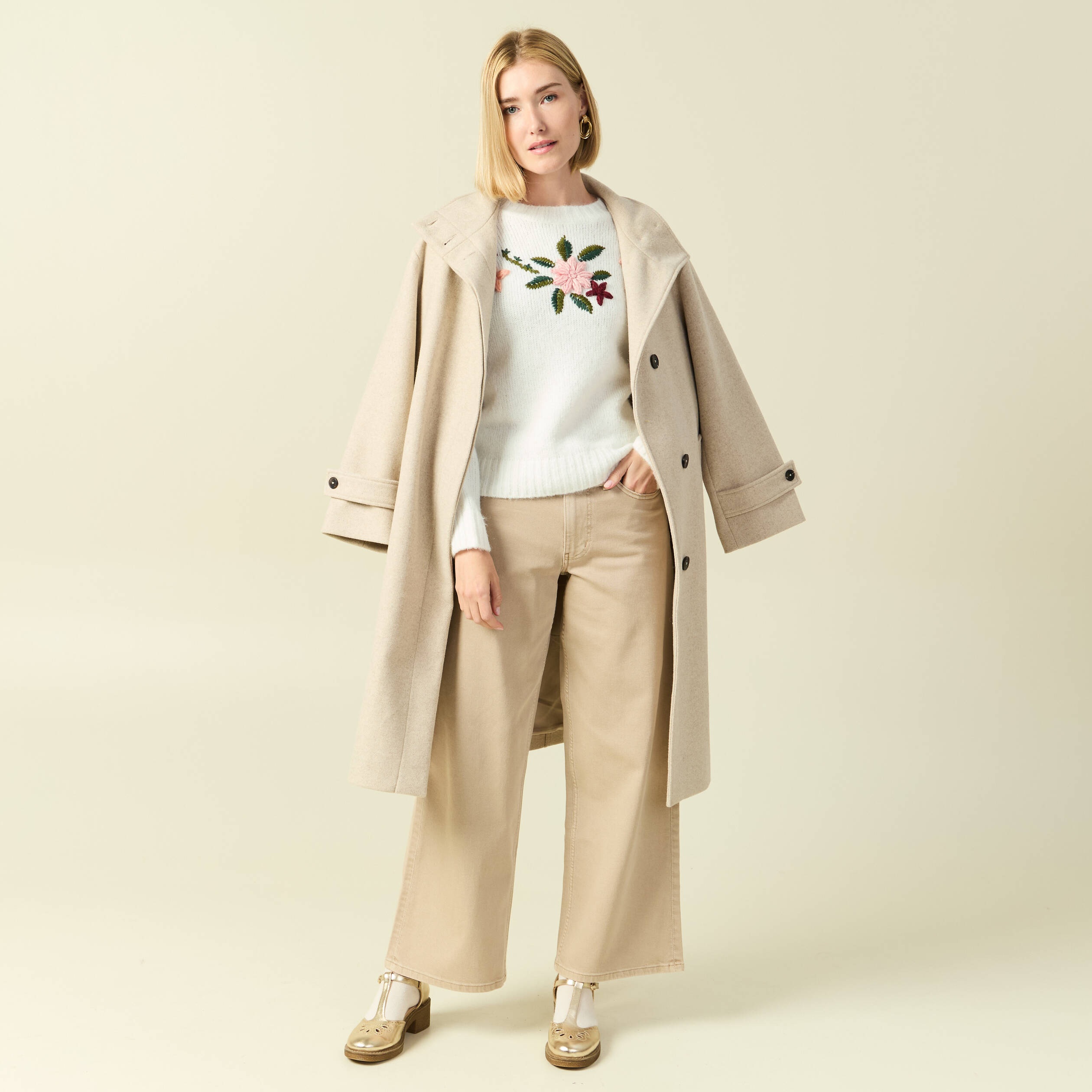 Pull col rond manches longues brod&eacute; ecru femme