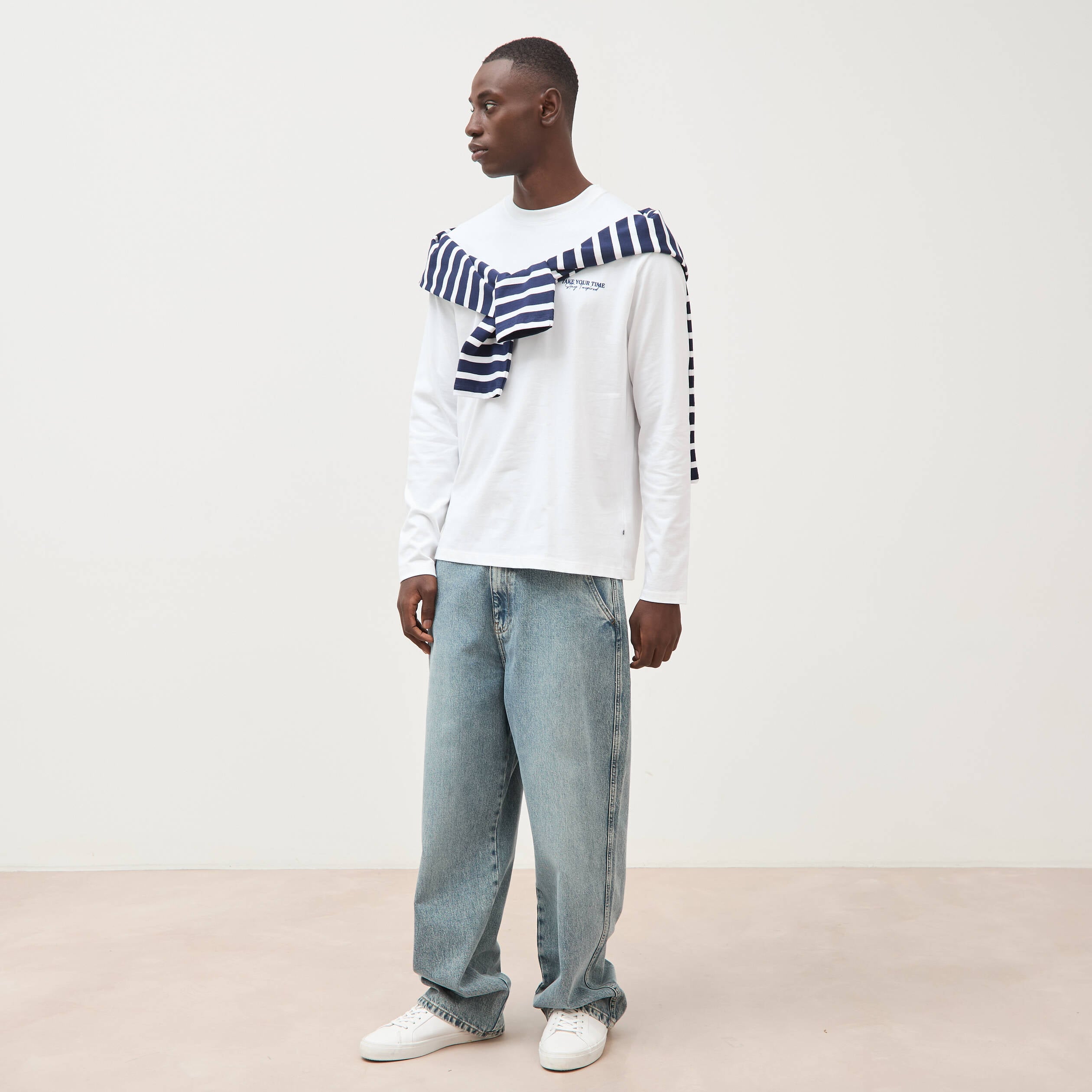 Jeans loose longueur 32 en coton denim dirty homme