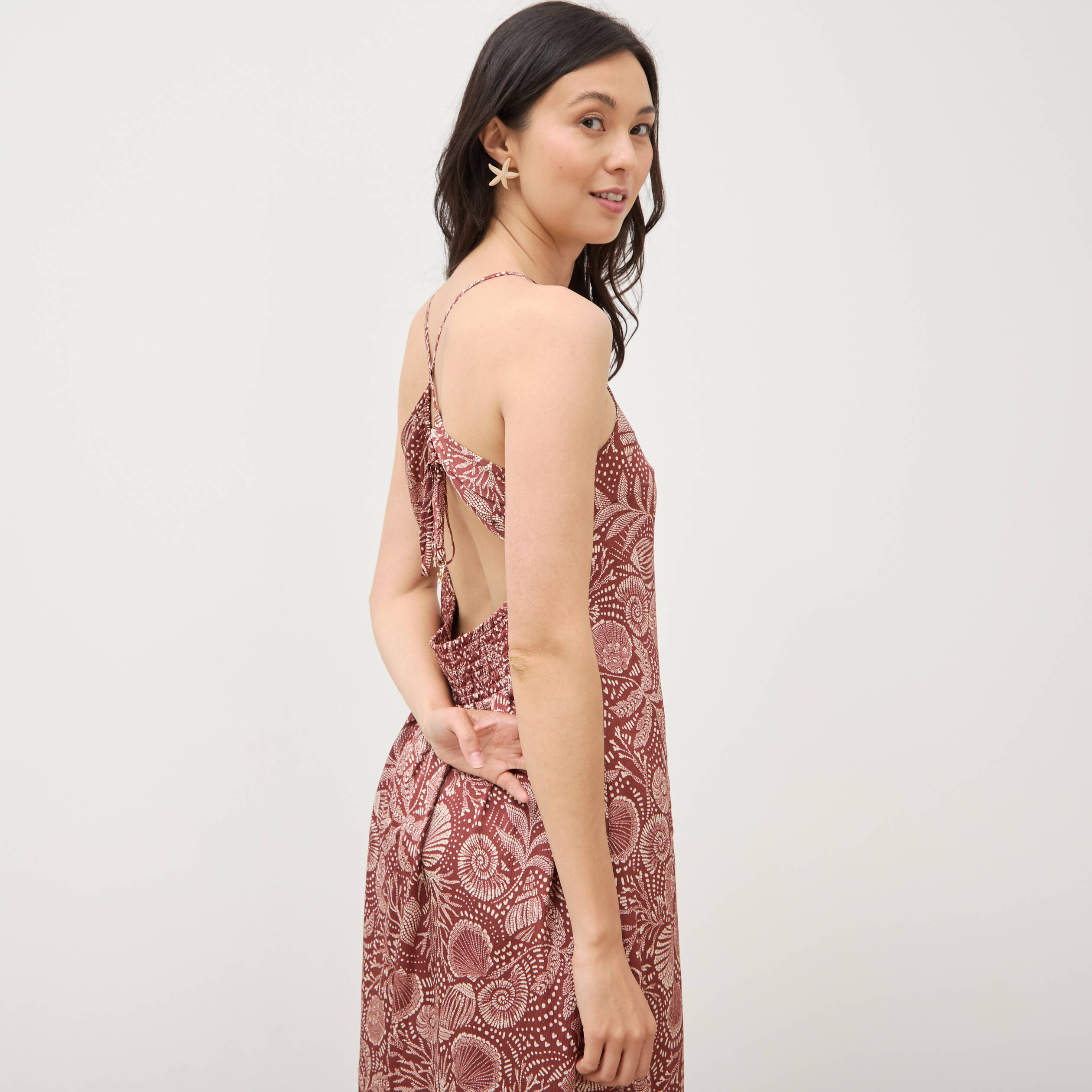 Robe bretelle satin&eacute;e col v marron chocolat femme